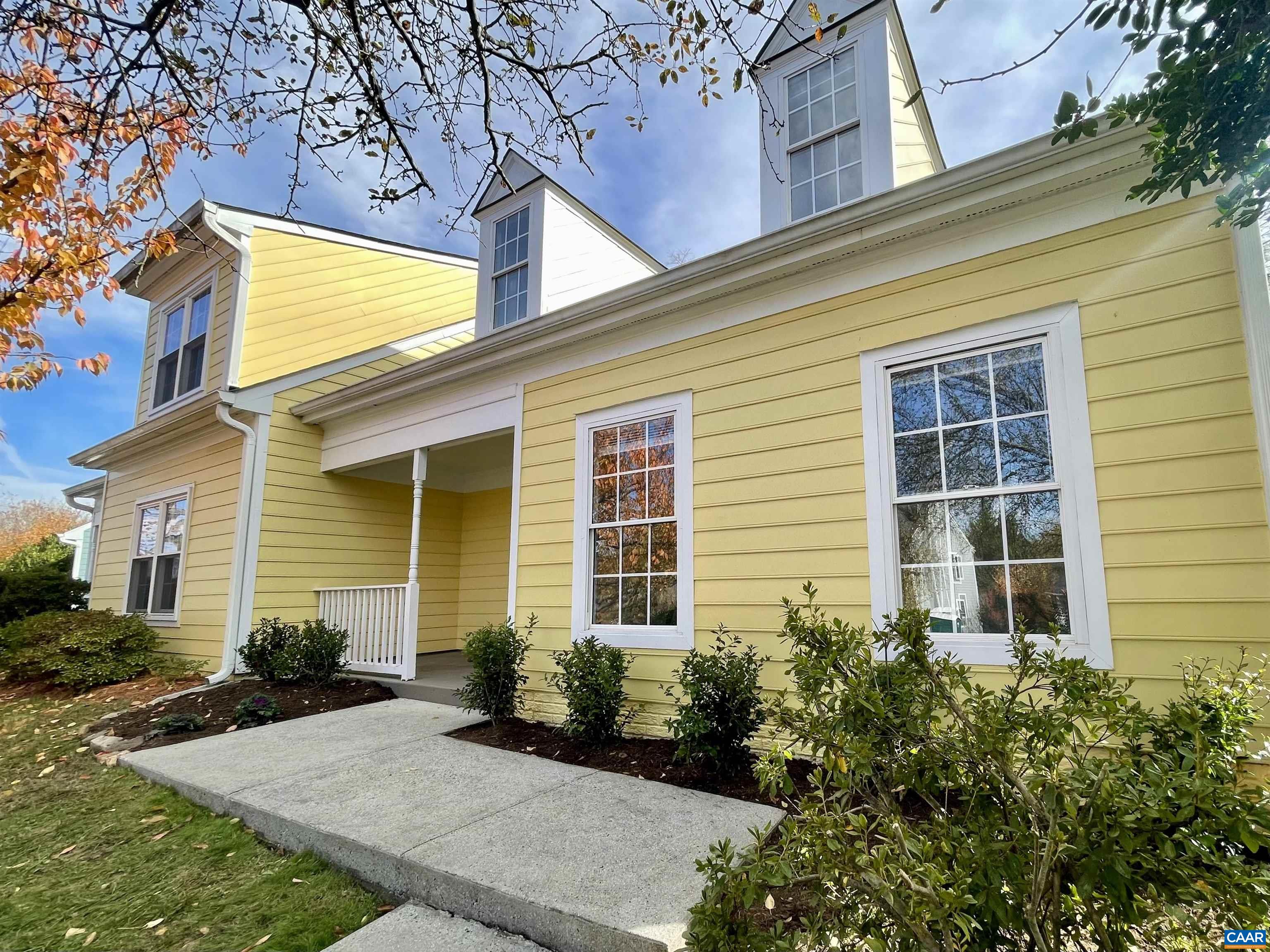 900 LOCUST LN, CHARLOTTESVILLE, Virginia 22902, 3 Bedrooms Bedrooms, ,2 BathroomsBathrooms,Residential,Exceptional End Unit!,900 LOCUST LN,670776 MLS # 670776