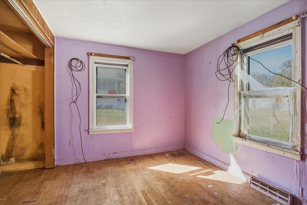 336 W RAILROAD AVE, CRAIGSVILLE, Virginia 24430, 2 Bedrooms Bedrooms, ,1 BathroomBathrooms,Residential,336 W RAILROAD AVE,670778 MLS # 670778