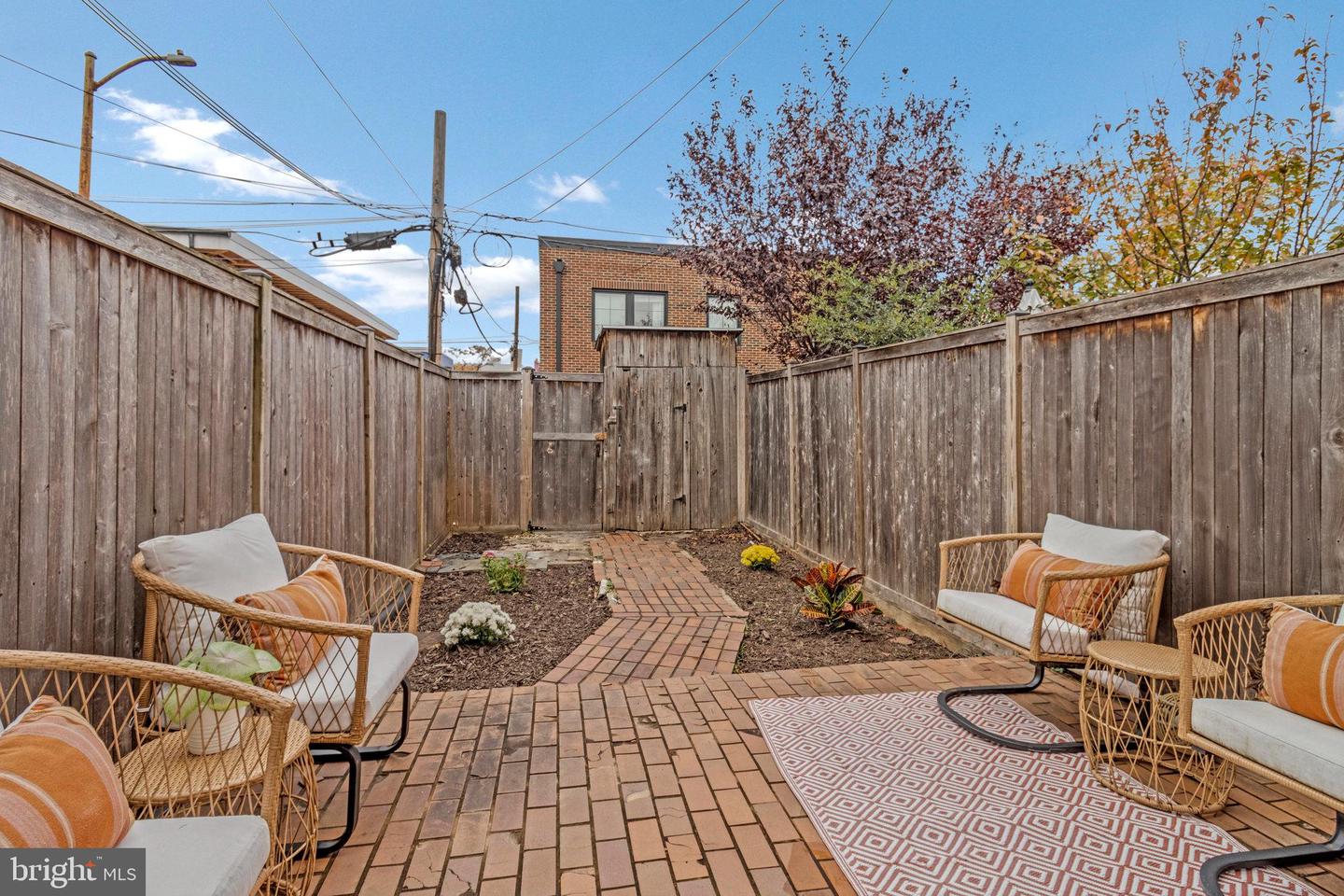 323 17TH ST SE, WASHINGTON, District Of Columbia 20003, 2 Bedrooms Bedrooms, ,1 BathroomBathrooms,Residential,For sale,323 17TH ST SE,DCDC2221022 MLS # DCDC2221022 323 17TH ST SE, WASHINGTON, District Of Columbia 20003, 2 Bedrooms Bedrooms, ,1 BathroomBathrooms,Residential,For sale,323 17TH ST SE,DCDC2221022 MLS # DCDC2221022