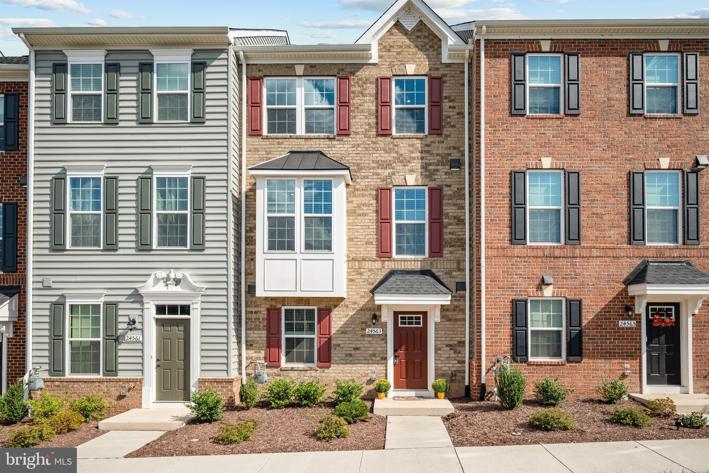 24563 POMMEL TER, STERLING, Virginia 20166, 3 Bedrooms Bedrooms, ,2 BathroomsBathrooms,Residential,For sale,24563 POMMEL TER,VALO2107024 MLS # VALO2107024