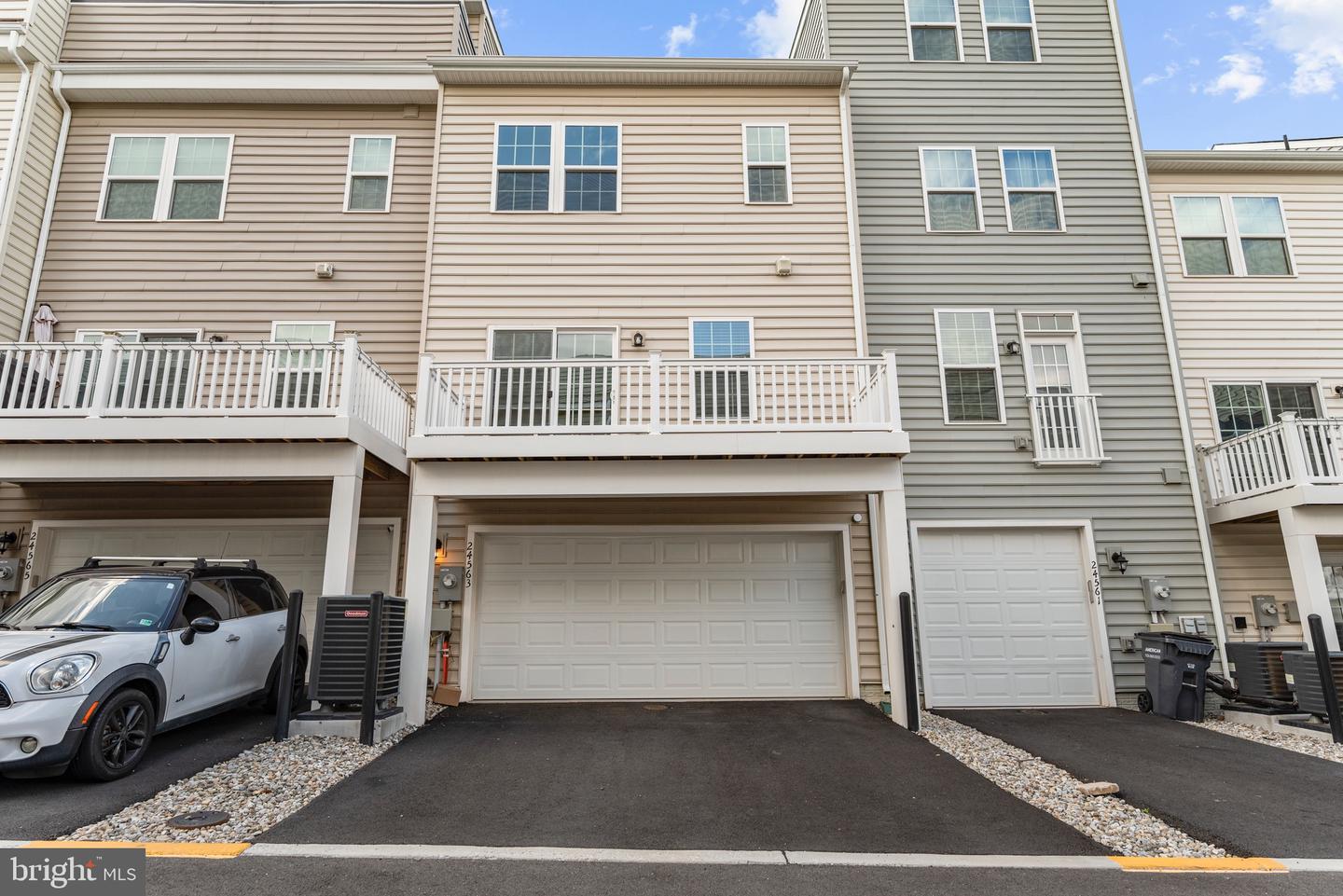 24563 POMMEL TER, STERLING, Virginia 20166, 3 Bedrooms Bedrooms, ,2 BathroomsBathrooms,Residential,For sale,24563 POMMEL TER,VALO2107024 MLS # VALO2107024