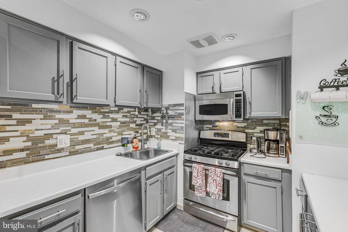 7753 PATRIOT DR #57, ANNANDALE, Virginia 22003, 1 Bedroom Bedrooms, ,1 BathroomBathrooms,Residential,For sale,7753 PATRIOT DR #57,VAFX2268340 MLS # VAFX2268340 7753 PATRIOT DR #57, ANNANDALE, Virginia 22003, 1 Bedroom Bedrooms, ,1 BathroomBathrooms,Residential,For sale,7753 PATRIOT DR #57,VAFX2268340 MLS # VAFX2268340