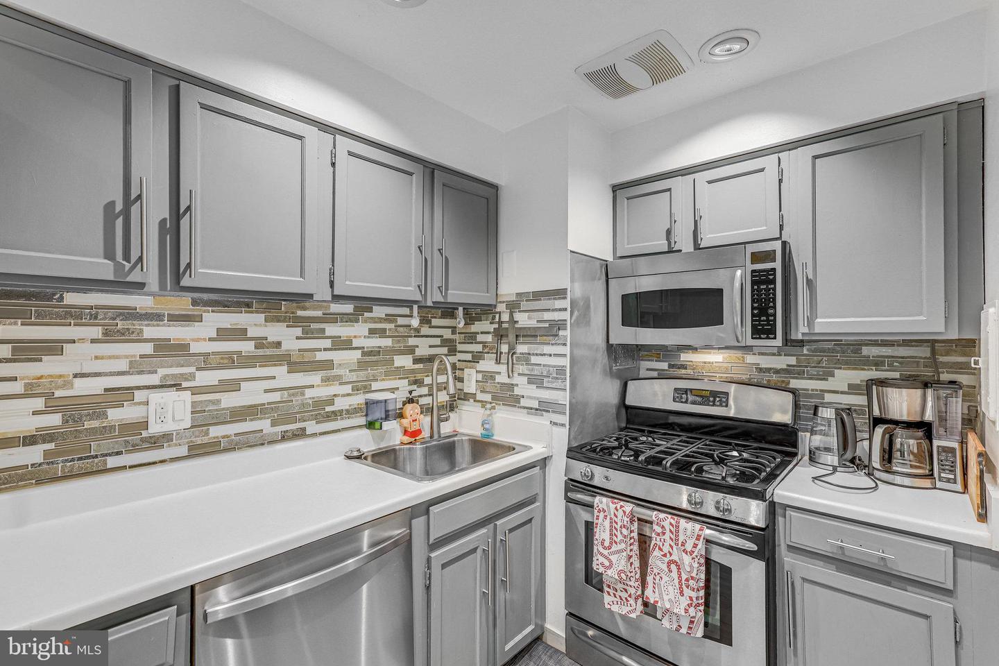 7753 PATRIOT DR #57, ANNANDALE, Virginia 22003, 1 Bedroom Bedrooms, ,1 BathroomBathrooms,Residential,For sale,7753 PATRIOT DR #57,VAFX2268340 MLS # VAFX2268340 7753 PATRIOT DR #57, ANNANDALE, Virginia 22003, 1 Bedroom Bedrooms, ,1 BathroomBathrooms,Residential,For sale,7753 PATRIOT DR #57,VAFX2268340 MLS # VAFX2268340