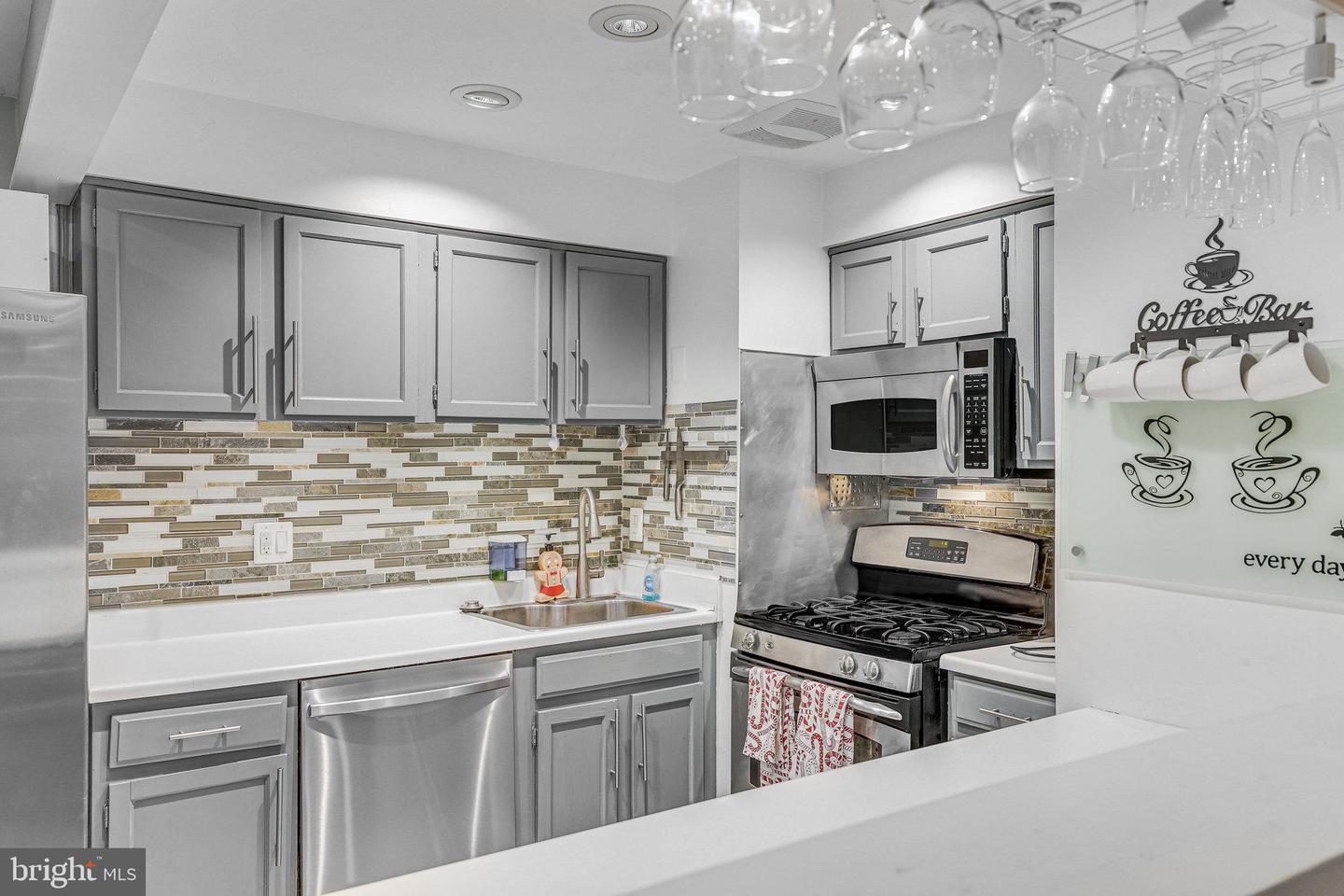 7753 PATRIOT DR #57, ANNANDALE, Virginia 22003, 1 Bedroom Bedrooms, ,1 BathroomBathrooms,Residential,For sale,7753 PATRIOT DR #57,VAFX2268340 MLS # VAFX2268340 7753 PATRIOT DR #57, ANNANDALE, Virginia 22003, 1 Bedroom Bedrooms, ,1 BathroomBathrooms,Residential,For sale,7753 PATRIOT DR #57,VAFX2268340 MLS # VAFX2268340