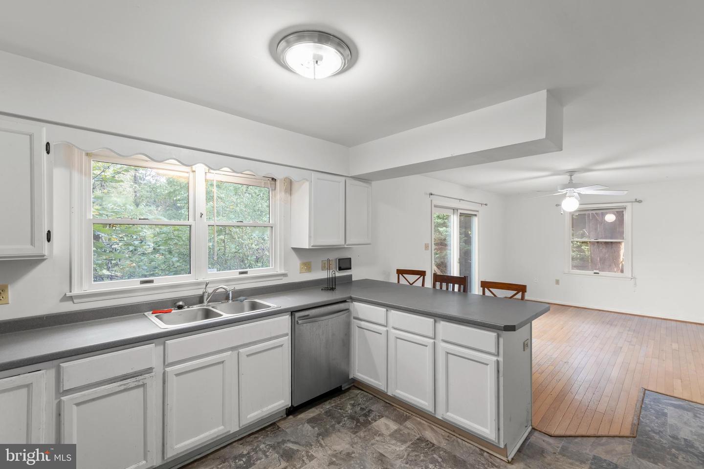 1422 CANTERBURY RD, FRONT ROYAL, Virginia 22630, 3 Bedrooms Bedrooms, ,2 BathroomsBathrooms,Residential,For sale,1422 CANTERBURY RD,VAWR2012394 MLS # VAWR2012394 1422 CANTERBURY RD, FRONT ROYAL, Virginia 22630, 3 Bedrooms Bedrooms, ,2 BathroomsBathrooms,Residential,For sale,1422 CANTERBURY RD,VAWR2012394 MLS # VAWR2012394