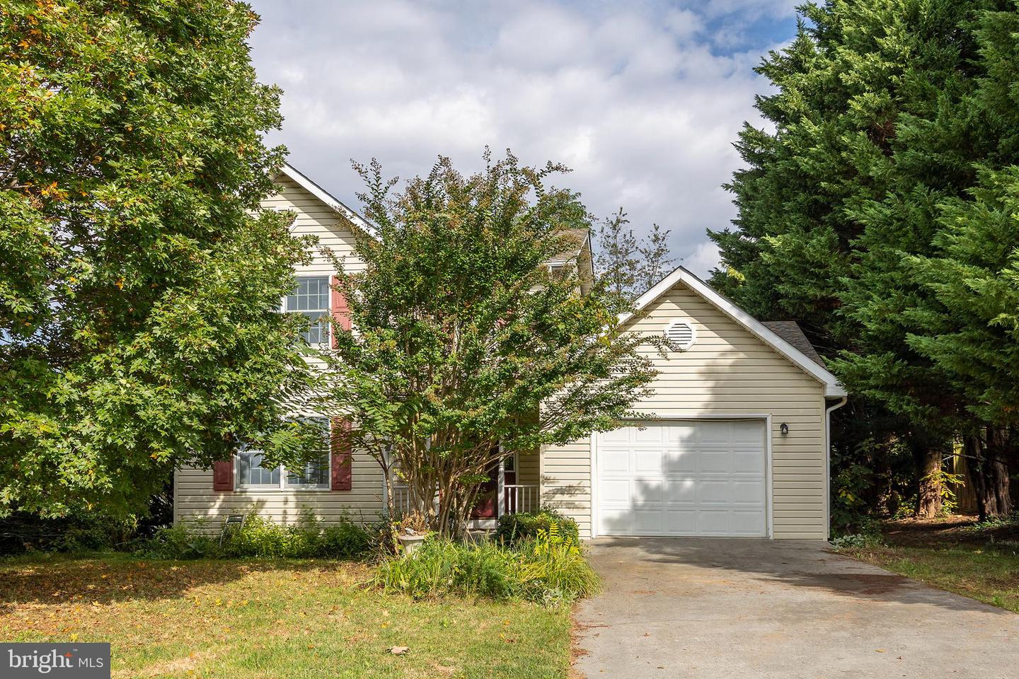 1422 CANTERBURY RD, FRONT ROYAL, Virginia 22630, 3 Bedrooms Bedrooms, ,2 BathroomsBathrooms,Residential,For sale,1422 CANTERBURY RD,VAWR2012394 MLS # VAWR2012394 1422 CANTERBURY RD, FRONT ROYAL, Virginia 22630, 3 Bedrooms Bedrooms, ,2 BathroomsBathrooms,Residential,For sale,1422 CANTERBURY RD,VAWR2012394 MLS # VAWR2012394