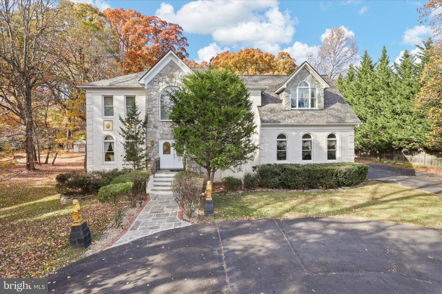 10900 SUNSET HILLS RD, RESTON, Virginia 20190, 6 Bedrooms Bedrooms, ,5 BathroomsBathrooms,Residential,For sale,10900 SUNSET HILLS RD,VAFX2270082 MLS # VAFX2270082 10900 SUNSET HILLS RD, RESTON, Virginia 20190, 6 Bedrooms Bedrooms, ,5 BathroomsBathrooms,Residential,For sale,10900 SUNSET HILLS RD,VAFX2270082 MLS # VAFX2270082
