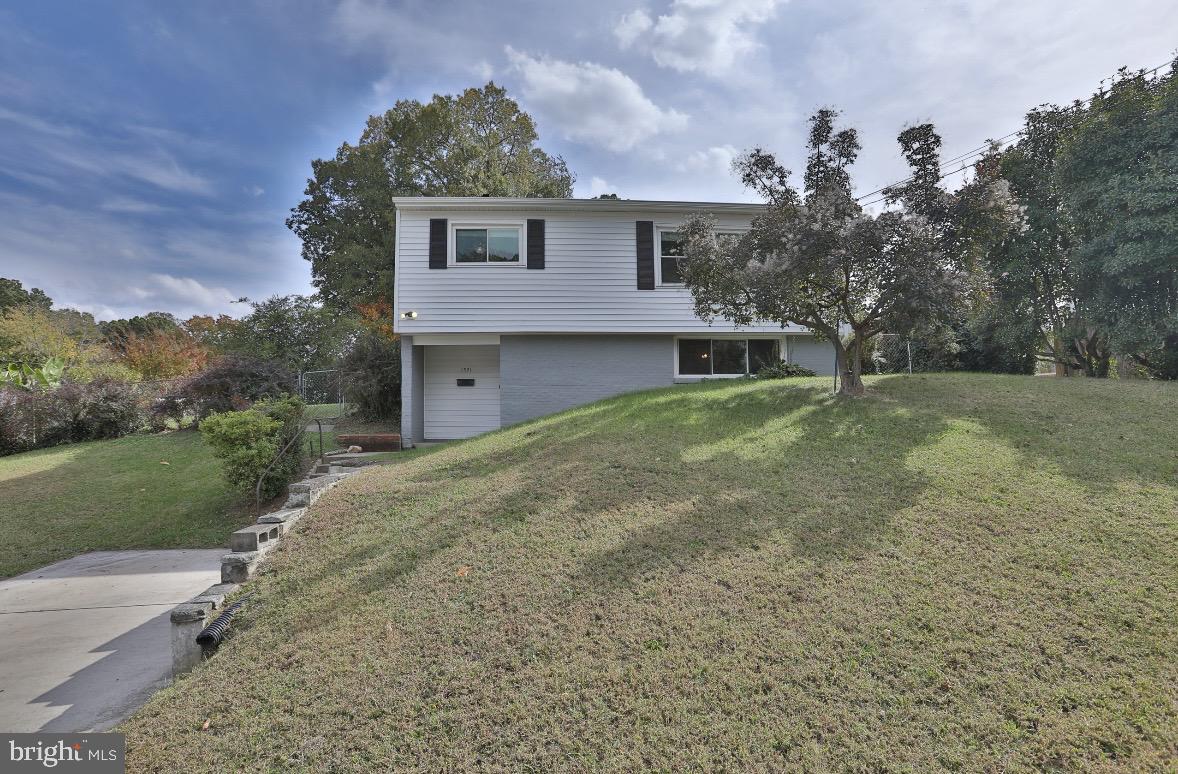 1521 INDIANA AVE, WOODBRIDGE, Virginia 22191, 3 Bedrooms Bedrooms, ,1 BathroomBathrooms,Residential,For sale,1521 INDIANA AVE,VAPW2105204 MLS # VAPW2105204 1521 INDIANA AVE, WOODBRIDGE, Virginia 22191, 3 Bedrooms Bedrooms, ,1 BathroomBathrooms,Residential,For sale,1521 INDIANA AVE,VAPW2105204 MLS # VAPW2105204