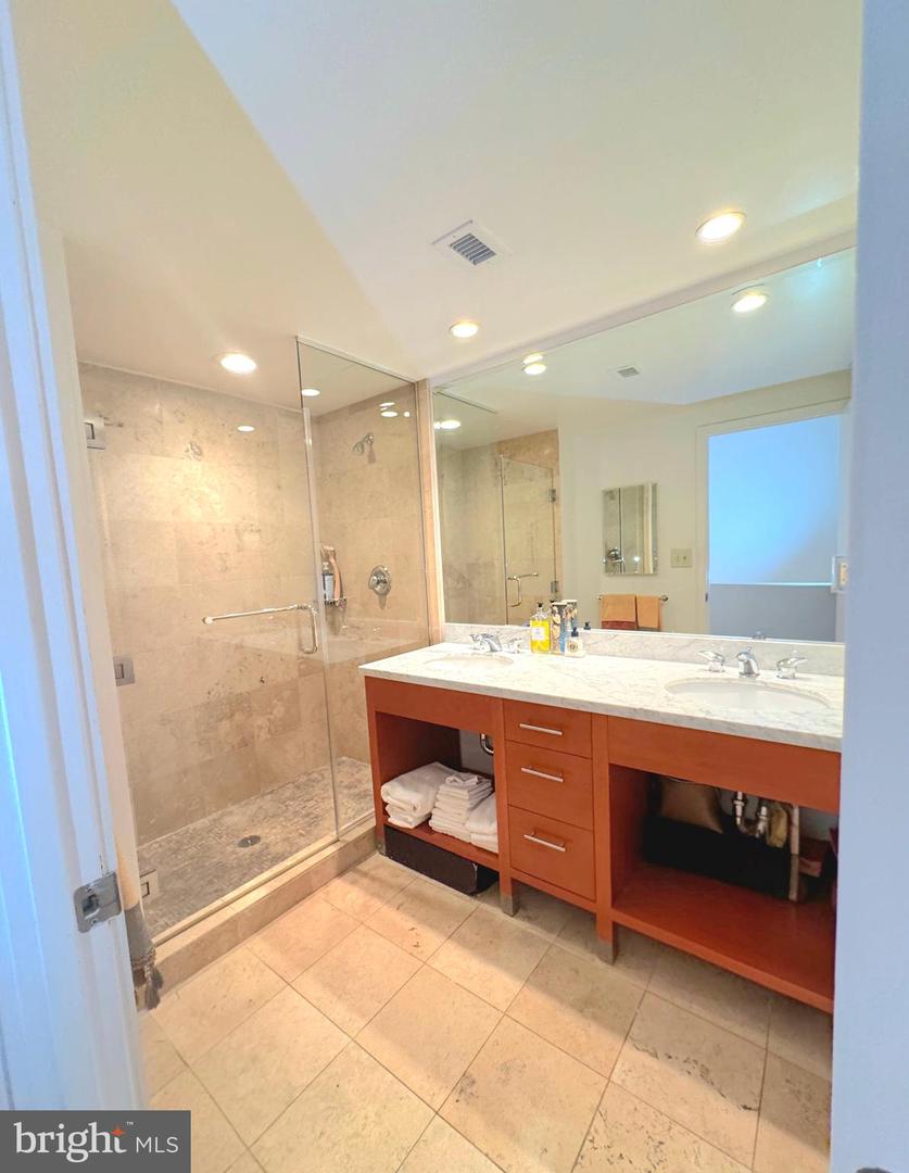 912 F ST NW #703, WASHINGTON, District Of Columbia 20004, 1 Bedroom Bedrooms, ,1 BathroomBathrooms,Residential,For sale,912 F ST NW #703,DCDC2225132 MLS # DCDC2225132 912 F ST NW #703, WASHINGTON, District Of Columbia 20004, 1 Bedroom Bedrooms, ,1 BathroomBathrooms,Residential,For sale,912 F ST NW #703,DCDC2225132 MLS # DCDC2225132