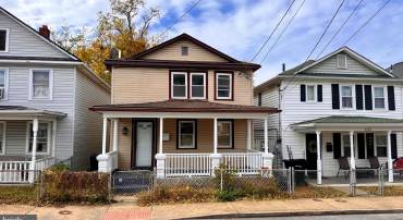 423 HIGHLAND AVE, WINCHESTER, Virginia 22601, 3 Bedrooms Bedrooms, ,2 BathroomsBathrooms,Residential,For sale,423 HIGHLAND AVE,VAWI2009152 MLS # VAWI2009152