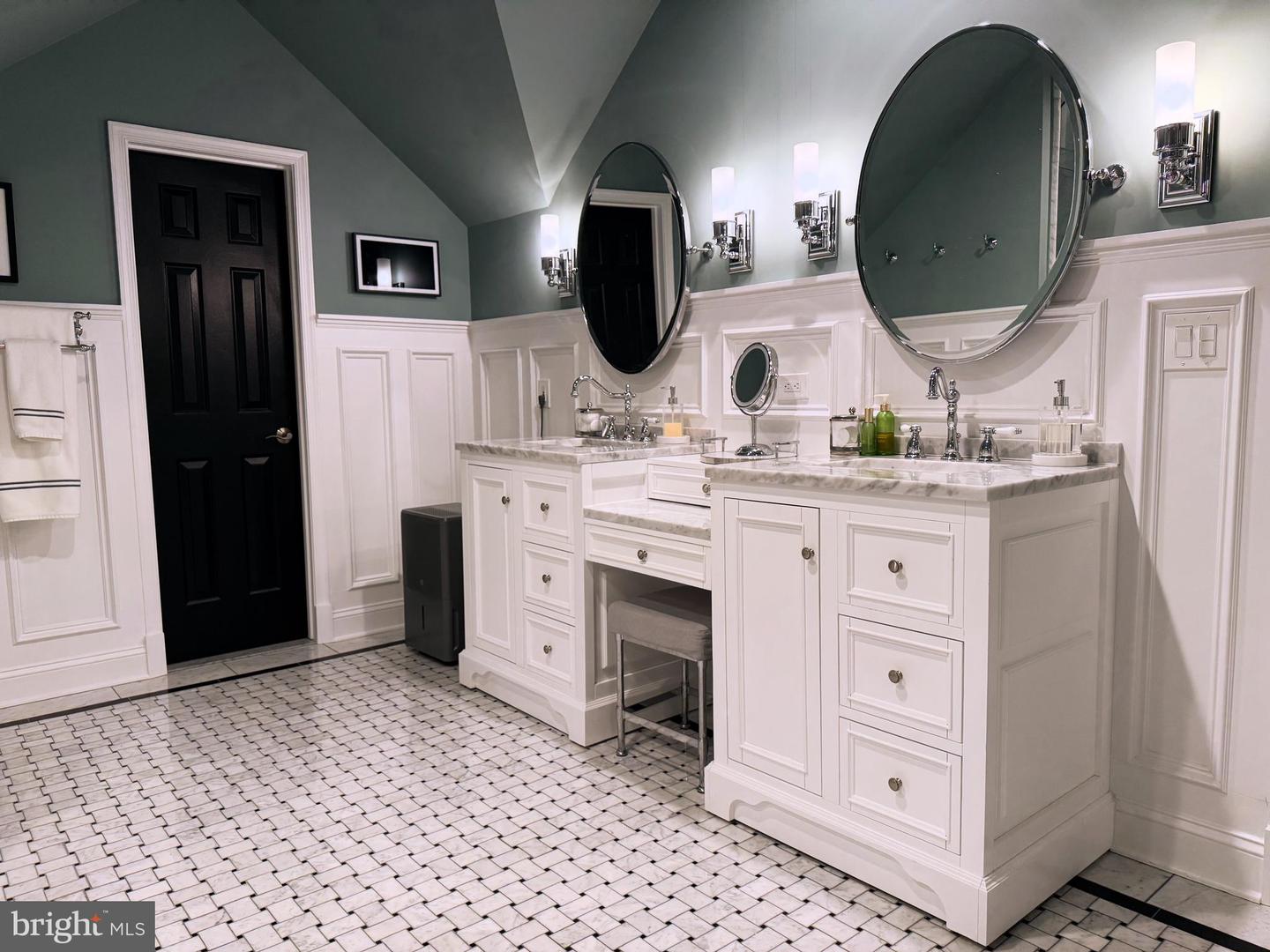 9217 JEFFERY RD, GREAT FALLS, Virginia 22066, 5 Bedrooms Bedrooms, ,4 BathroomsBathrooms,Residential,For sale,9217 JEFFERY RD,VAFX2269912 MLS # VAFX2269912 9217 JEFFERY RD, GREAT FALLS, Virginia 22066, 5 Bedrooms Bedrooms, ,4 BathroomsBathrooms,Residential,For sale,9217 JEFFERY RD,VAFX2269912 MLS # VAFX2269912