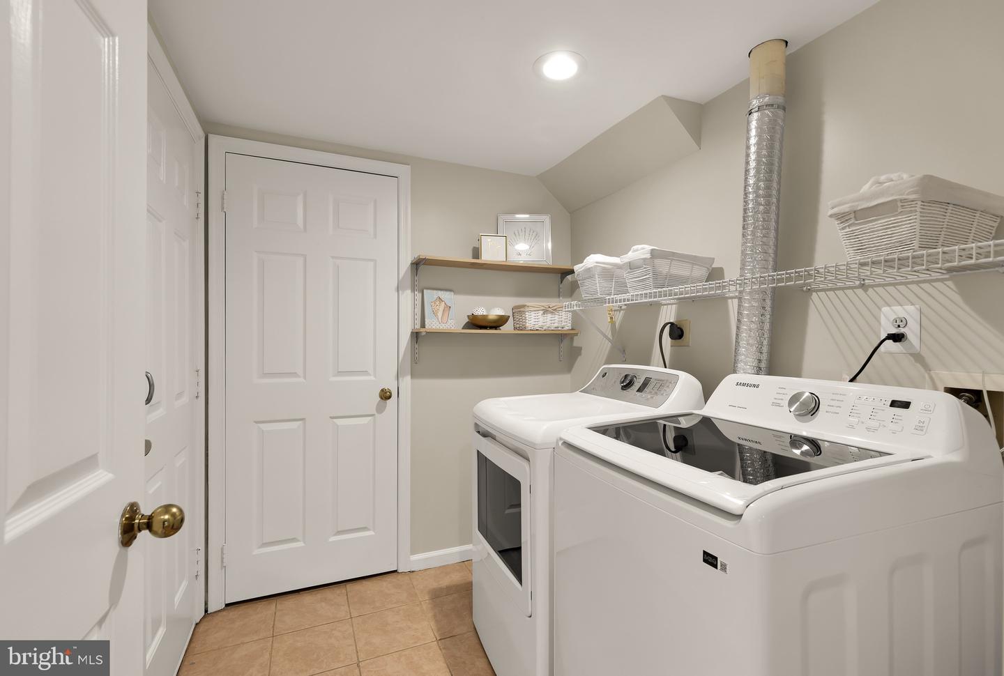 4008 NICHOLAS CT, FAIRFAX, Virginia 22033, 3 Bedrooms Bedrooms, ,2 BathroomsBathrooms,Residential,For sale,4008 NICHOLAS CT,VAFX2273888 MLS # VAFX2273888 4008 NICHOLAS CT, FAIRFAX, Virginia 22033, 3 Bedrooms Bedrooms, ,2 BathroomsBathrooms,Residential,For sale,4008 NICHOLAS CT,VAFX2273888 MLS # VAFX2273888