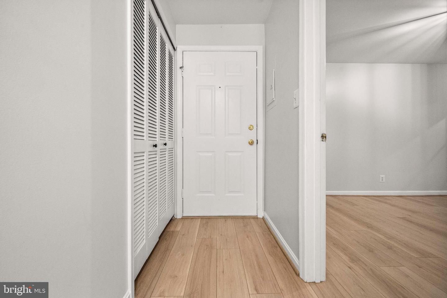 6017-B CURTIER DR #B, ALEXANDRIA, Virginia 22310, 2 Bedrooms Bedrooms, ,2 BathroomsBathrooms,Residential,For sale,6017-B CURTIER DR #B,VAFX2274046 MLS # VAFX2274046 6017-B CURTIER DR #B, ALEXANDRIA, Virginia 22310, 2 Bedrooms Bedrooms, ,2 BathroomsBathrooms,Residential,For sale,6017-B CURTIER DR #B,VAFX2274046 MLS # VAFX2274046