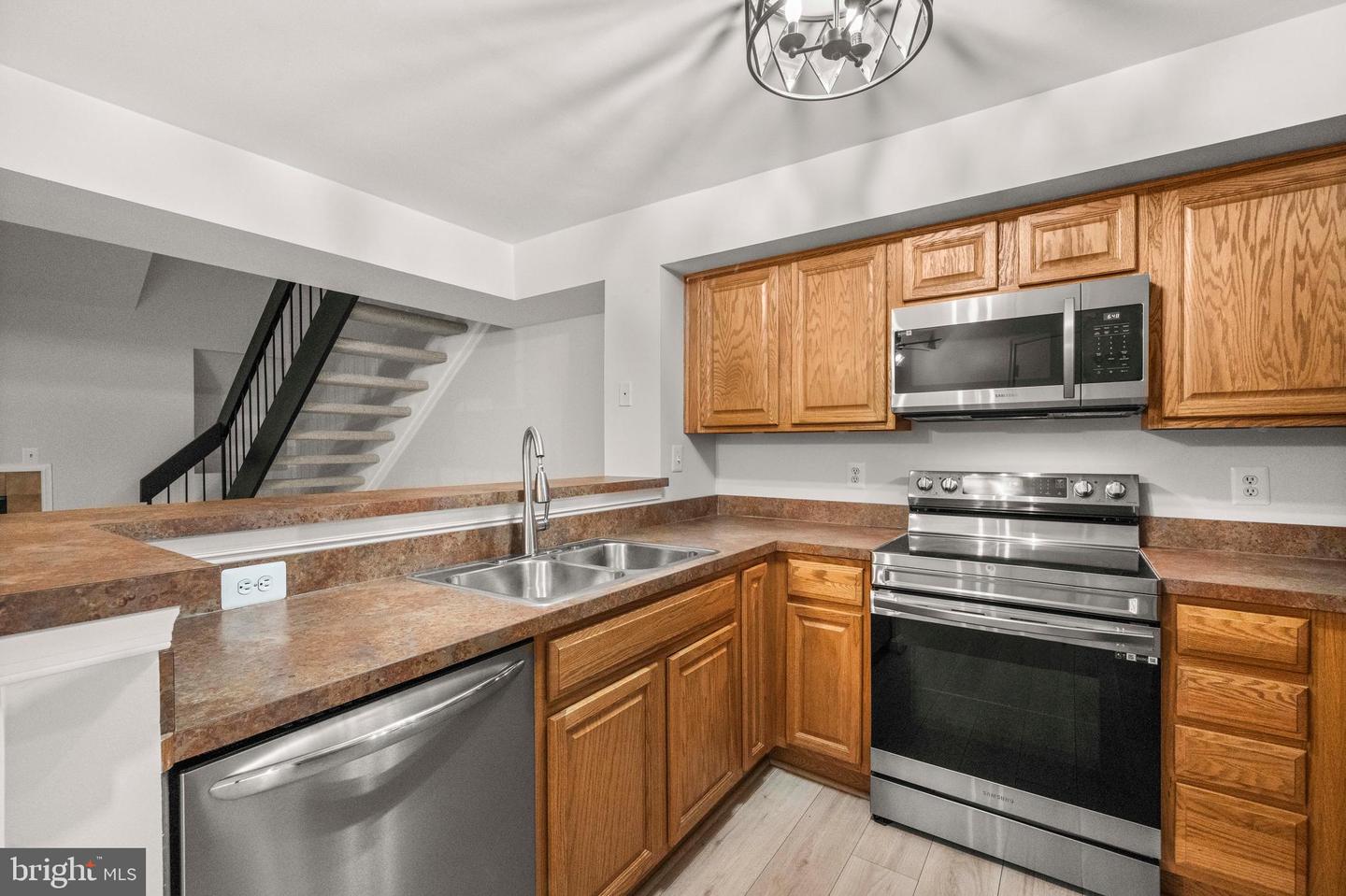 6017-B CURTIER DR #B, ALEXANDRIA, Virginia 22310, 2 Bedrooms Bedrooms, ,2 BathroomsBathrooms,Residential,For sale,6017-B CURTIER DR #B,VAFX2274046 MLS # VAFX2274046 6017-B CURTIER DR #B, ALEXANDRIA, Virginia 22310, 2 Bedrooms Bedrooms, ,2 BathroomsBathrooms,Residential,For sale,6017-B CURTIER DR #B,VAFX2274046 MLS # VAFX2274046