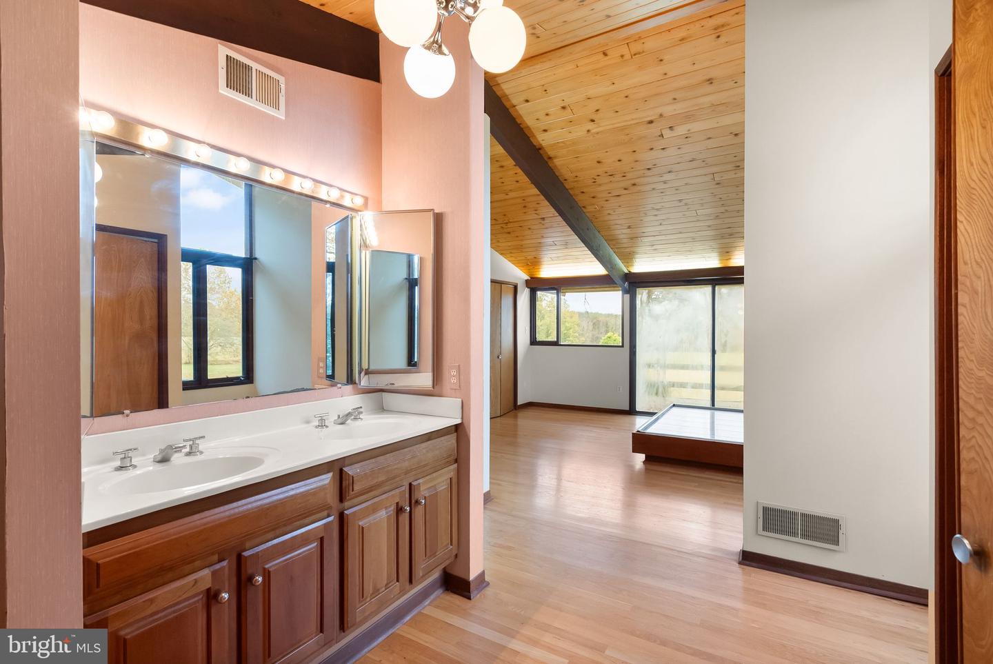 7099 GLEN CURTISS LN, WARRENTON, Virginia 20187, 4 Bedrooms Bedrooms, ,3 BathroomsBathrooms,Residential,For sale,7099 GLEN CURTISS LN,VAFQ2019378 MLS # VAFQ2019378 7099 GLEN CURTISS LN, WARRENTON, Virginia 20187, 4 Bedrooms Bedrooms, ,3 BathroomsBathrooms,Residential,For sale,7099 GLEN CURTISS LN,VAFQ2019378 MLS # VAFQ2019378