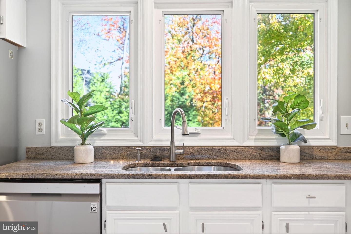 8605 EAGLE GLEN TER, FAIRFAX STATION, Virginia 22039, 4 Bedrooms Bedrooms, ,3 BathroomsBathrooms,Residential,For sale,8605 EAGLE GLEN TER,VAFX2274730 MLS # VAFX2274730 8605 EAGLE GLEN TER, FAIRFAX STATION, Virginia 22039, 4 Bedrooms Bedrooms, ,3 BathroomsBathrooms,Residential,For sale,8605 EAGLE GLEN TER,VAFX2274730 MLS # VAFX2274730