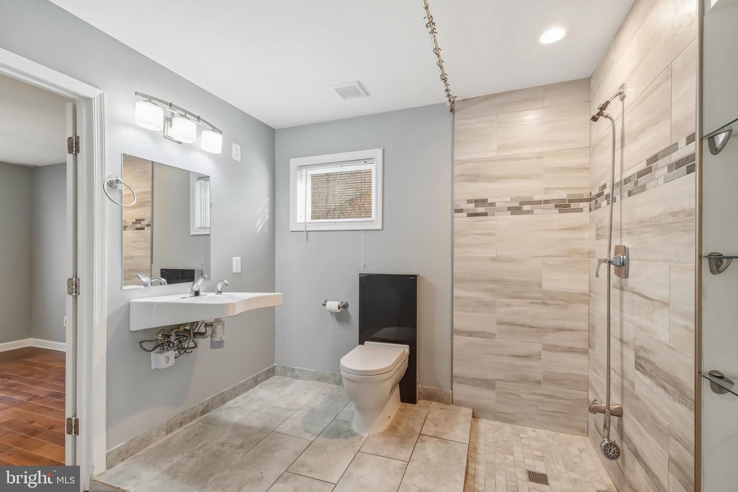 8817 LAGRANGE ST, LORTON, Virginia 22079, 7 Bedrooms Bedrooms, ,4 BathroomsBathrooms,Residential,For sale,8817 LAGRANGE ST,VAFX2275416 MLS # VAFX2275416