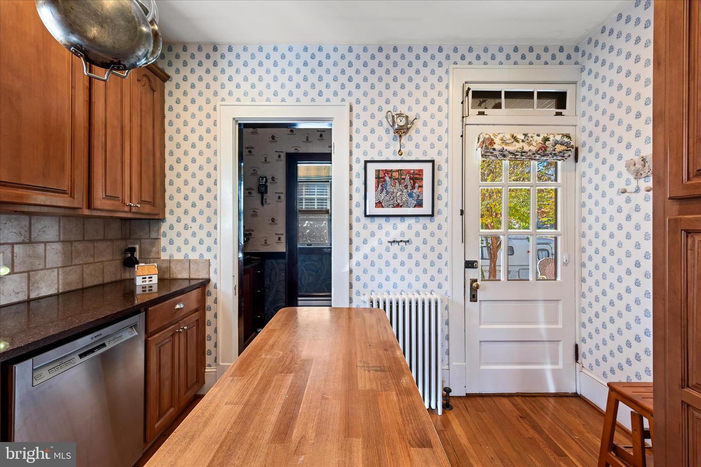 400 HANDLEY AVE, WINCHESTER, Virginia 22601, 3 Bedrooms Bedrooms, ,2 BathroomsBathrooms,Residential,For sale,400 HANDLEY AVE,VAWI2009308 MLS # VAWI2009308 400 HANDLEY AVE, WINCHESTER, Virginia 22601, 3 Bedrooms Bedrooms, ,2 BathroomsBathrooms,Residential,For sale,400 HANDLEY AVE,VAWI2009308 MLS # VAWI2009308