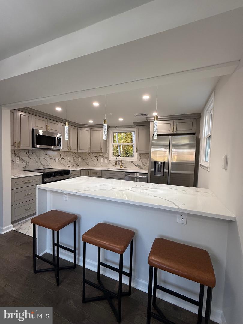 13014 KERRYDALE RD, WOODBRIDGE, Virginia 22193, 4 Bedrooms Bedrooms, ,2 BathroomsBathrooms,Residential,For sale,13014 KERRYDALE RD,VAPW2106654 MLS # VAPW2106654 13014 KERRYDALE RD, WOODBRIDGE, Virginia 22193, 4 Bedrooms Bedrooms, ,2 BathroomsBathrooms,Residential,For sale,13014 KERRYDALE RD,VAPW2106654 MLS # VAPW2106654