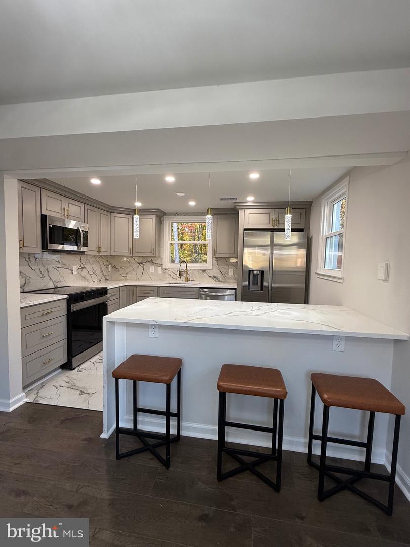 13014 KERRYDALE RD, WOODBRIDGE, Virginia 22193, 4 Bedrooms Bedrooms, ,2 BathroomsBathrooms,Residential,For sale,13014 KERRYDALE RD,VAPW2106654 MLS # VAPW2106654 13014 KERRYDALE RD, WOODBRIDGE, Virginia 22193, 4 Bedrooms Bedrooms, ,2 BathroomsBathrooms,Residential,For sale,13014 KERRYDALE RD,VAPW2106654 MLS # VAPW2106654