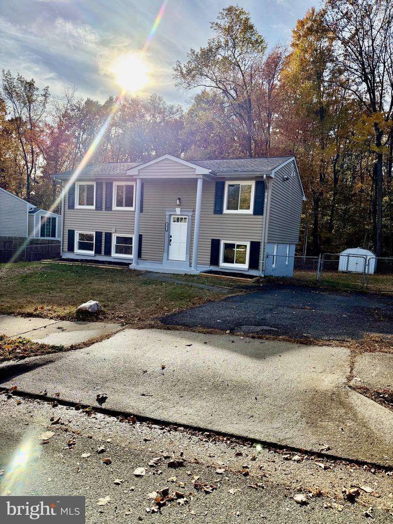 13014 KERRYDALE RD, WOODBRIDGE, Virginia 22193, 4 Bedrooms Bedrooms, ,2 BathroomsBathrooms,Residential,For sale,13014 KERRYDALE RD,VAPW2106654 MLS # VAPW2106654 13014 KERRYDALE RD, WOODBRIDGE, Virginia 22193, 4 Bedrooms Bedrooms, ,2 BathroomsBathrooms,Residential,For sale,13014 KERRYDALE RD,VAPW2106654 MLS # VAPW2106654