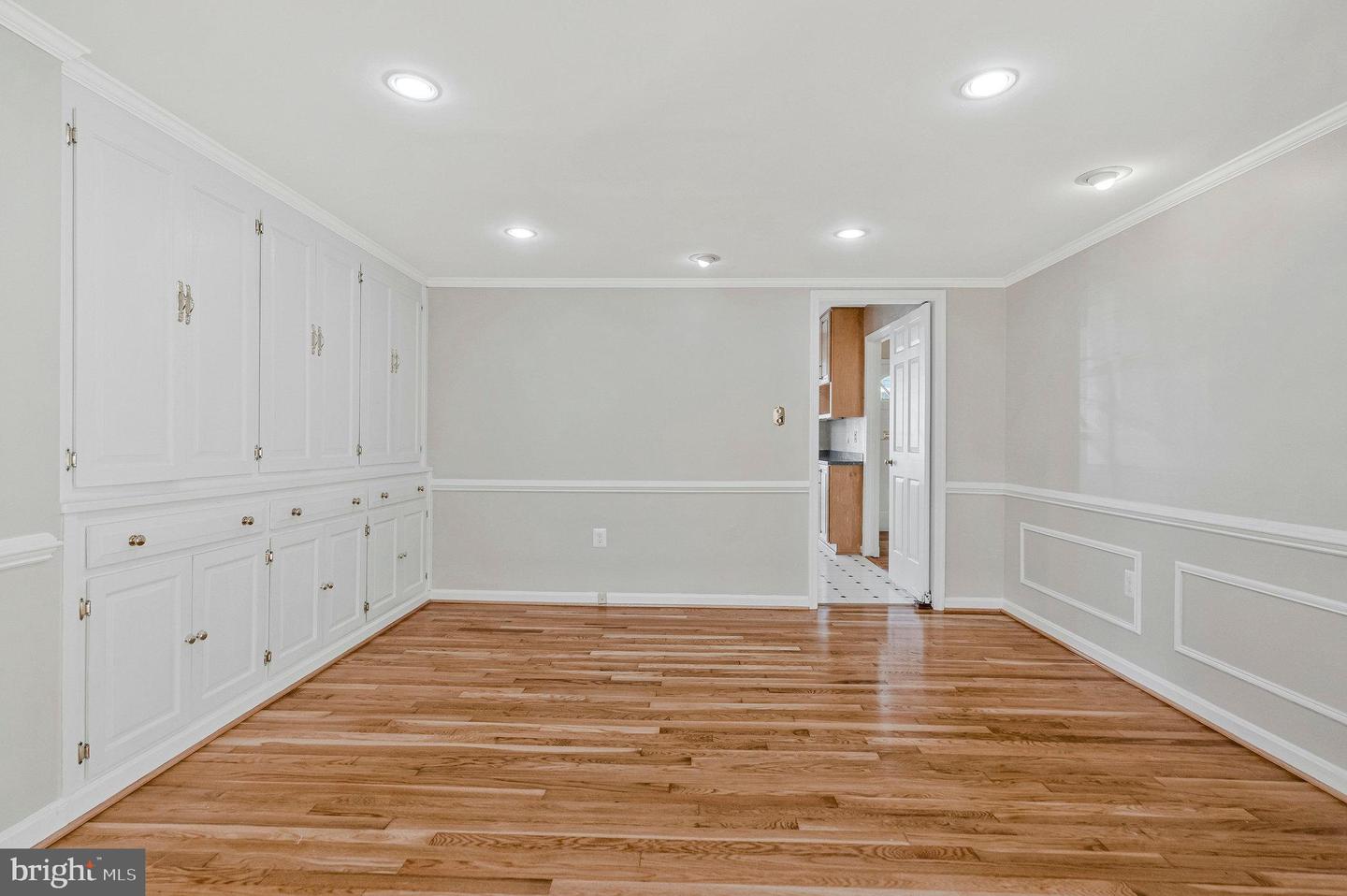 6604 MCLEAN CT, MCLEAN, Virginia 22101, 3 Bedrooms Bedrooms, ,3 BathroomsBathrooms,Residential,For sale,6604 MCLEAN CT,VAFX2276050 MLS # VAFX2276050 6604 MCLEAN CT, MCLEAN, Virginia 22101, 3 Bedrooms Bedrooms, ,3 BathroomsBathrooms,Residential,For sale,6604 MCLEAN CT,VAFX2276050 MLS # VAFX2276050