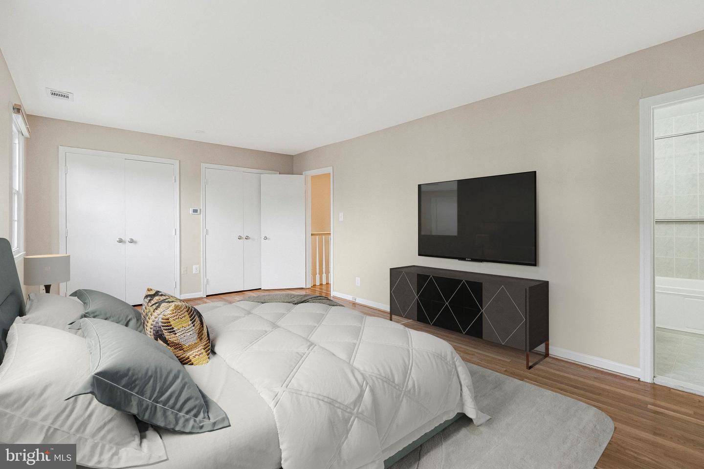 6604 MCLEAN CT, MCLEAN, Virginia 22101, 3 Bedrooms Bedrooms, ,3 BathroomsBathrooms,Residential,For sale,6604 MCLEAN CT,VAFX2276050 MLS # VAFX2276050 6604 MCLEAN CT, MCLEAN, Virginia 22101, 3 Bedrooms Bedrooms, ,3 BathroomsBathrooms,Residential,For sale,6604 MCLEAN CT,VAFX2276050 MLS # VAFX2276050