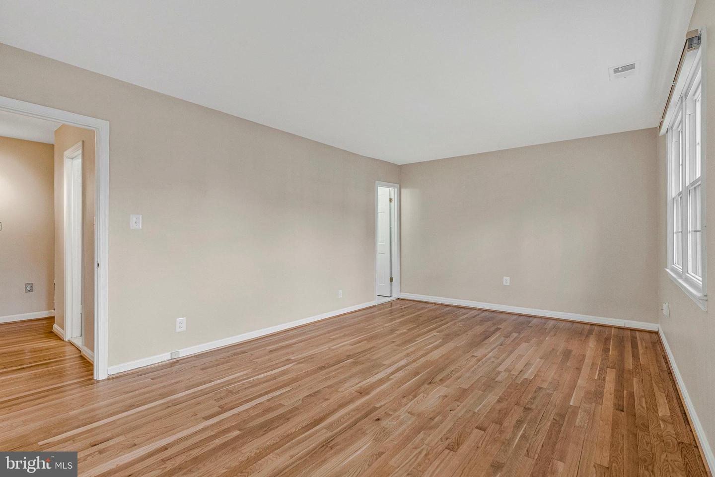 6604 MCLEAN CT, MCLEAN, Virginia 22101, 3 Bedrooms Bedrooms, ,3 BathroomsBathrooms,Residential,For sale,6604 MCLEAN CT,VAFX2276050 MLS # VAFX2276050 6604 MCLEAN CT, MCLEAN, Virginia 22101, 3 Bedrooms Bedrooms, ,3 BathroomsBathrooms,Residential,For sale,6604 MCLEAN CT,VAFX2276050 MLS # VAFX2276050