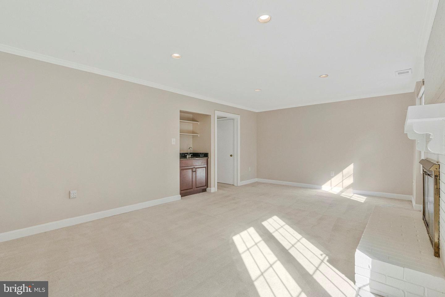 6604 MCLEAN CT, MCLEAN, Virginia 22101, 3 Bedrooms Bedrooms, ,3 BathroomsBathrooms,Residential,For sale,6604 MCLEAN CT,VAFX2276050 MLS # VAFX2276050 6604 MCLEAN CT, MCLEAN, Virginia 22101, 3 Bedrooms Bedrooms, ,3 BathroomsBathrooms,Residential,For sale,6604 MCLEAN CT,VAFX2276050 MLS # VAFX2276050