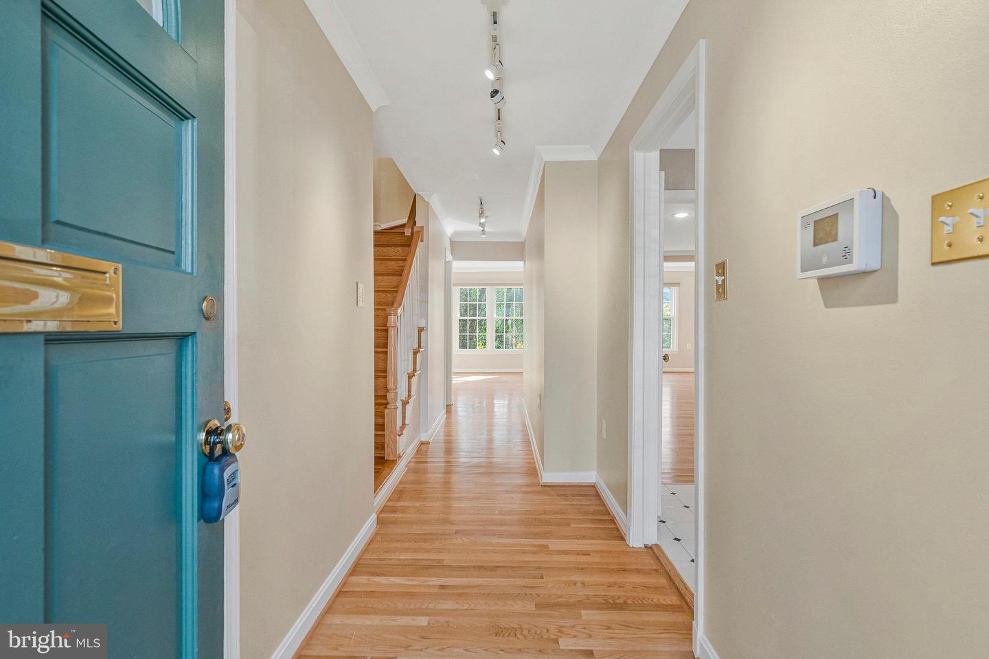 6604 MCLEAN CT, MCLEAN, Virginia 22101, 3 Bedrooms Bedrooms, ,3 BathroomsBathrooms,Residential,For sale,6604 MCLEAN CT,VAFX2276050 MLS # VAFX2276050 6604 MCLEAN CT, MCLEAN, Virginia 22101, 3 Bedrooms Bedrooms, ,3 BathroomsBathrooms,Residential,For sale,6604 MCLEAN CT,VAFX2276050 MLS # VAFX2276050