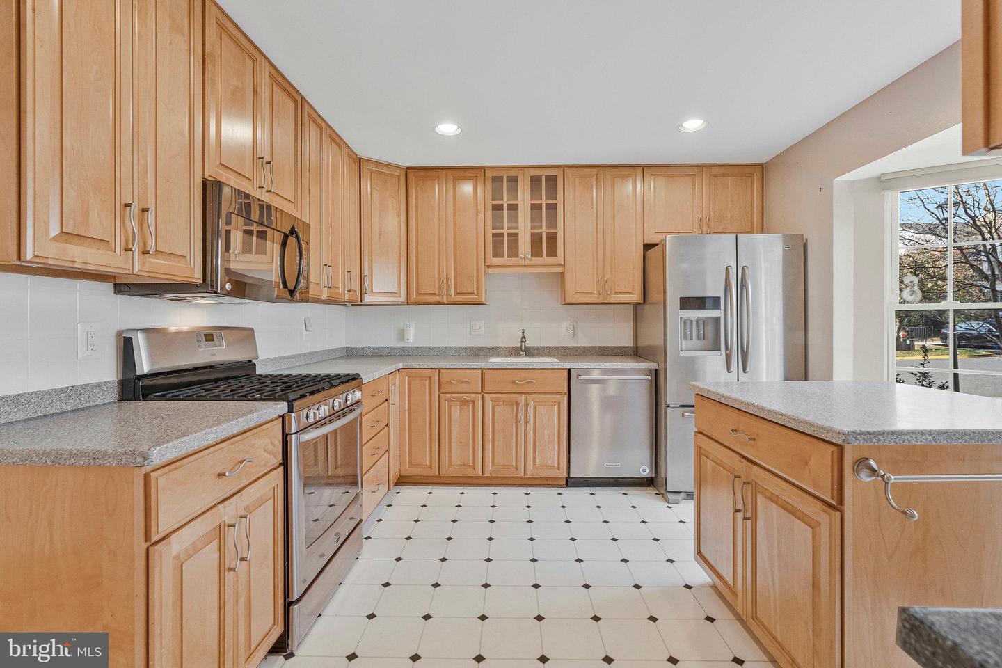 6604 MCLEAN CT, MCLEAN, Virginia 22101, 3 Bedrooms Bedrooms, ,3 BathroomsBathrooms,Residential,For sale,6604 MCLEAN CT,VAFX2276050 MLS # VAFX2276050 6604 MCLEAN CT, MCLEAN, Virginia 22101, 3 Bedrooms Bedrooms, ,3 BathroomsBathrooms,Residential,For sale,6604 MCLEAN CT,VAFX2276050 MLS # VAFX2276050