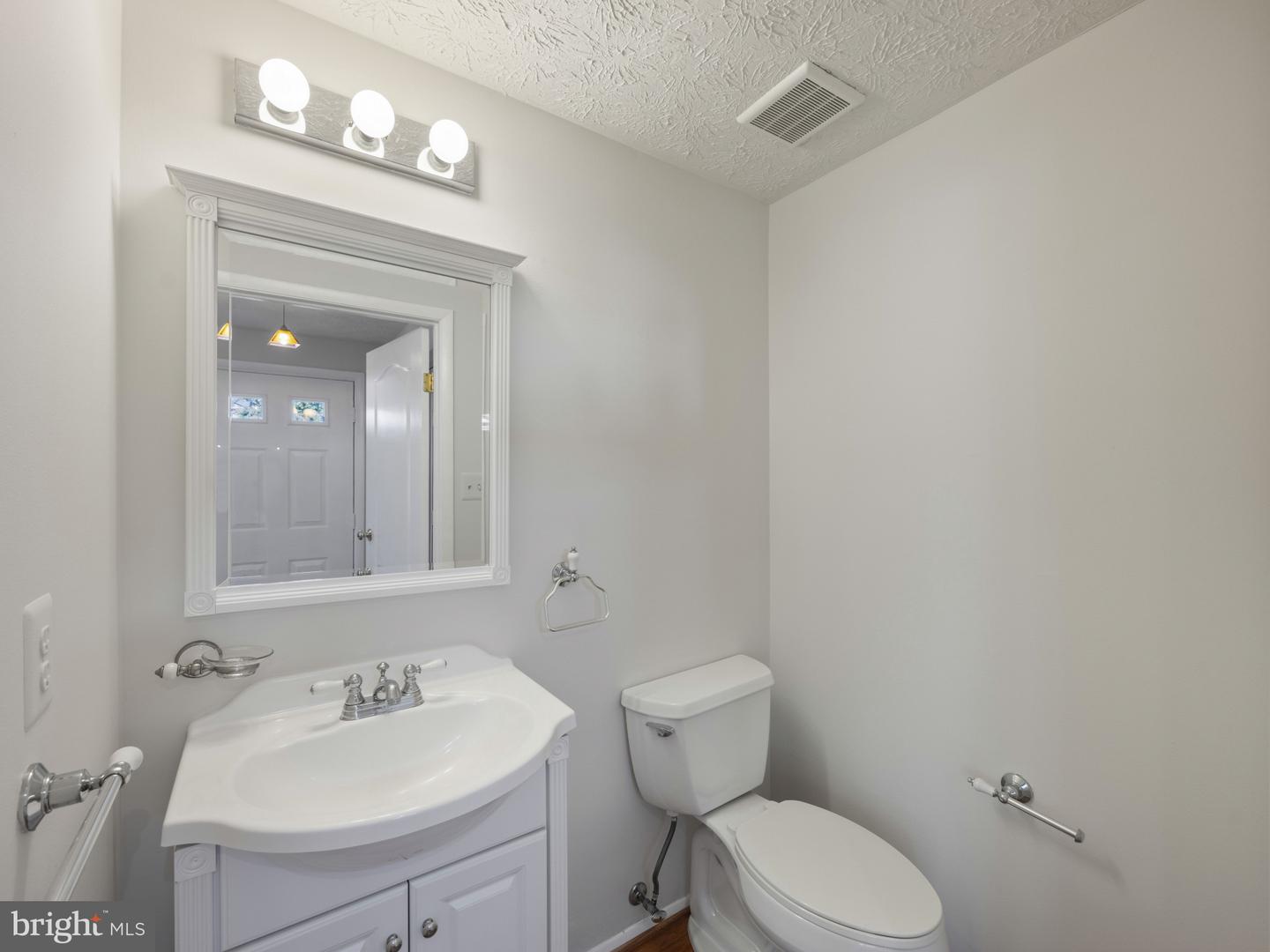 8027 TYSON OAKS CIR, VIENNA, Virginia 22182, 3 Bedrooms Bedrooms, ,2 BathroomsBathrooms,Residential,For sale,8027 TYSON OAKS CIR,VAFX2275978 MLS # VAFX2275978 8027 TYSON OAKS CIR, VIENNA, Virginia 22182, 3 Bedrooms Bedrooms, ,2 BathroomsBathrooms,Residential,For sale,8027 TYSON OAKS CIR,VAFX2275978 MLS # VAFX2275978