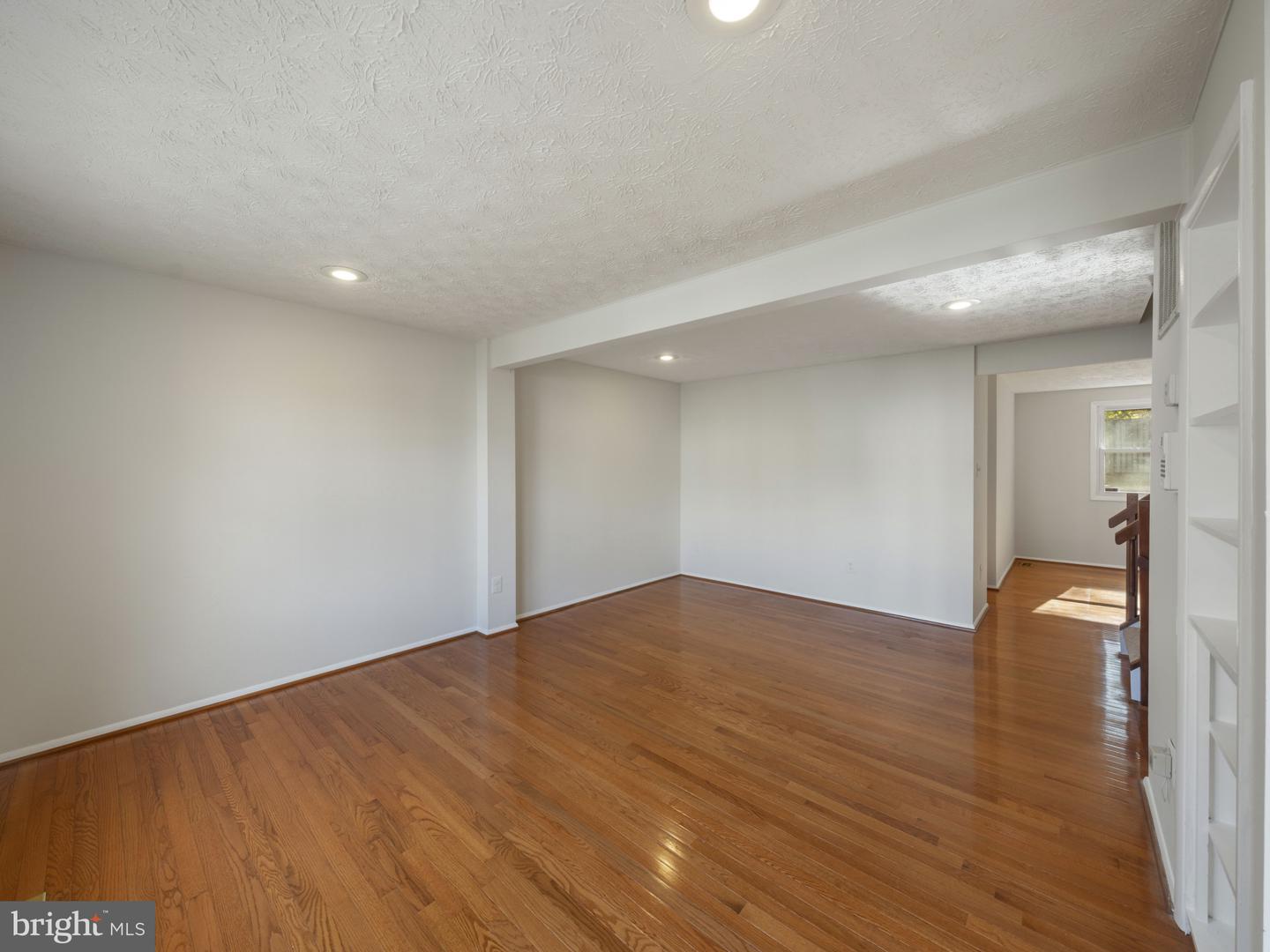 8027 TYSON OAKS CIR, VIENNA, Virginia 22182, 3 Bedrooms Bedrooms, ,2 BathroomsBathrooms,Residential,For sale,8027 TYSON OAKS CIR,VAFX2275978 MLS # VAFX2275978 8027 TYSON OAKS CIR, VIENNA, Virginia 22182, 3 Bedrooms Bedrooms, ,2 BathroomsBathrooms,Residential,For sale,8027 TYSON OAKS CIR,VAFX2275978 MLS # VAFX2275978