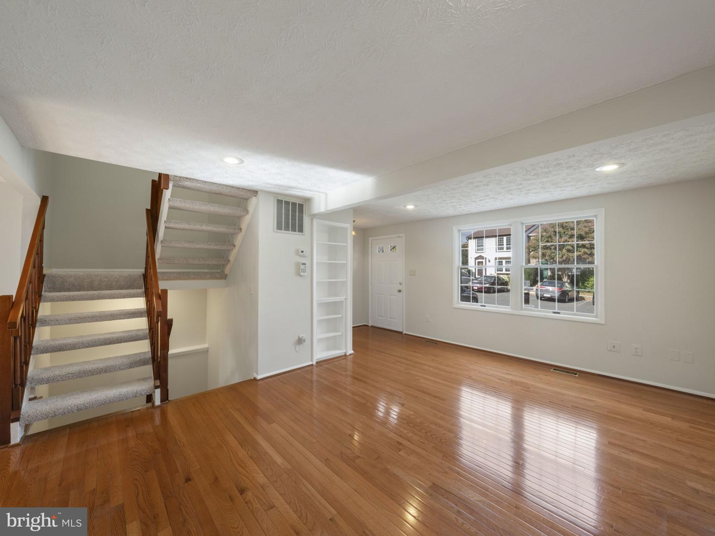 8027 TYSON OAKS CIR, VIENNA, Virginia 22182, 3 Bedrooms Bedrooms, ,2 BathroomsBathrooms,Residential,For sale,8027 TYSON OAKS CIR,VAFX2275978 MLS # VAFX2275978 8027 TYSON OAKS CIR, VIENNA, Virginia 22182, 3 Bedrooms Bedrooms, ,2 BathroomsBathrooms,Residential,For sale,8027 TYSON OAKS CIR,VAFX2275978 MLS # VAFX2275978