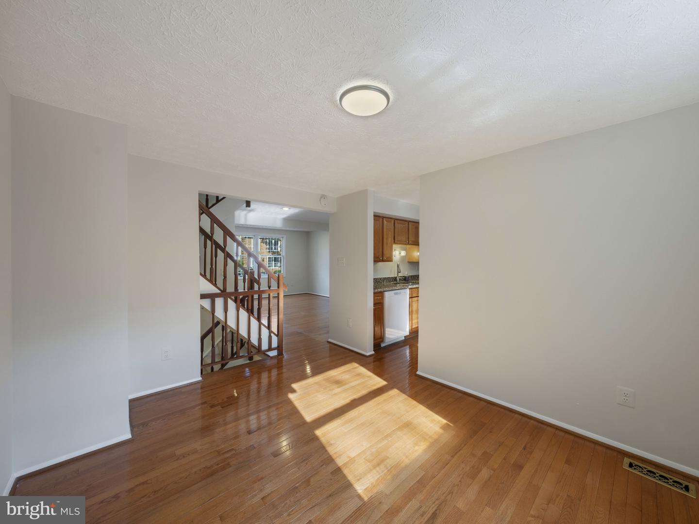 8027 TYSON OAKS CIR, VIENNA, Virginia 22182, 3 Bedrooms Bedrooms, ,2 BathroomsBathrooms,Residential,For sale,8027 TYSON OAKS CIR,VAFX2275978 MLS # VAFX2275978 8027 TYSON OAKS CIR, VIENNA, Virginia 22182, 3 Bedrooms Bedrooms, ,2 BathroomsBathrooms,Residential,For sale,8027 TYSON OAKS CIR,VAFX2275978 MLS # VAFX2275978