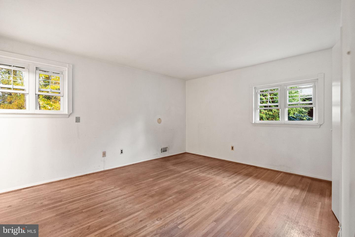 5512 FLAG RUN DR, SPRINGFIELD, Virginia 22151, 4 Bedrooms Bedrooms, ,2 BathroomsBathrooms,Residential,For sale,5512 FLAG RUN DR,VAFX2276322 MLS # VAFX2276322 5512 FLAG RUN DR, SPRINGFIELD, Virginia 22151, 4 Bedrooms Bedrooms, ,2 BathroomsBathrooms,Residential,For sale,5512 FLAG RUN DR,VAFX2276322 MLS # VAFX2276322