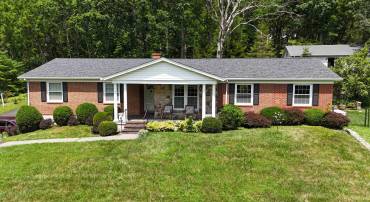 55 ROSELOE LN, HOT SPRINGS, Virginia 24445, 3 Bedrooms Bedrooms, ,2 BathroomsBathrooms,Residential,55 ROSELOE LN,667083 MLS # 667083