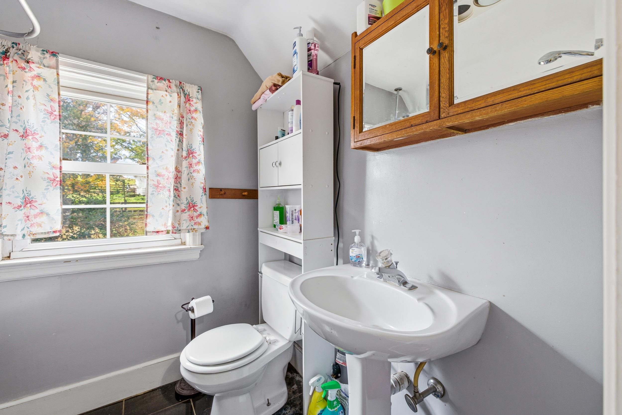 143 LAKEWOOD RD, LURAY, Virginia 22835, 4 Bedrooms Bedrooms, ,2 BathroomsBathrooms,Residential,143 LAKEWOOD RD,670787 MLS # 670787 143 LAKEWOOD RD, LURAY, Virginia 22835, 4 Bedrooms Bedrooms, ,2 BathroomsBathrooms,Residential,143 LAKEWOOD RD,670787 MLS # 670787