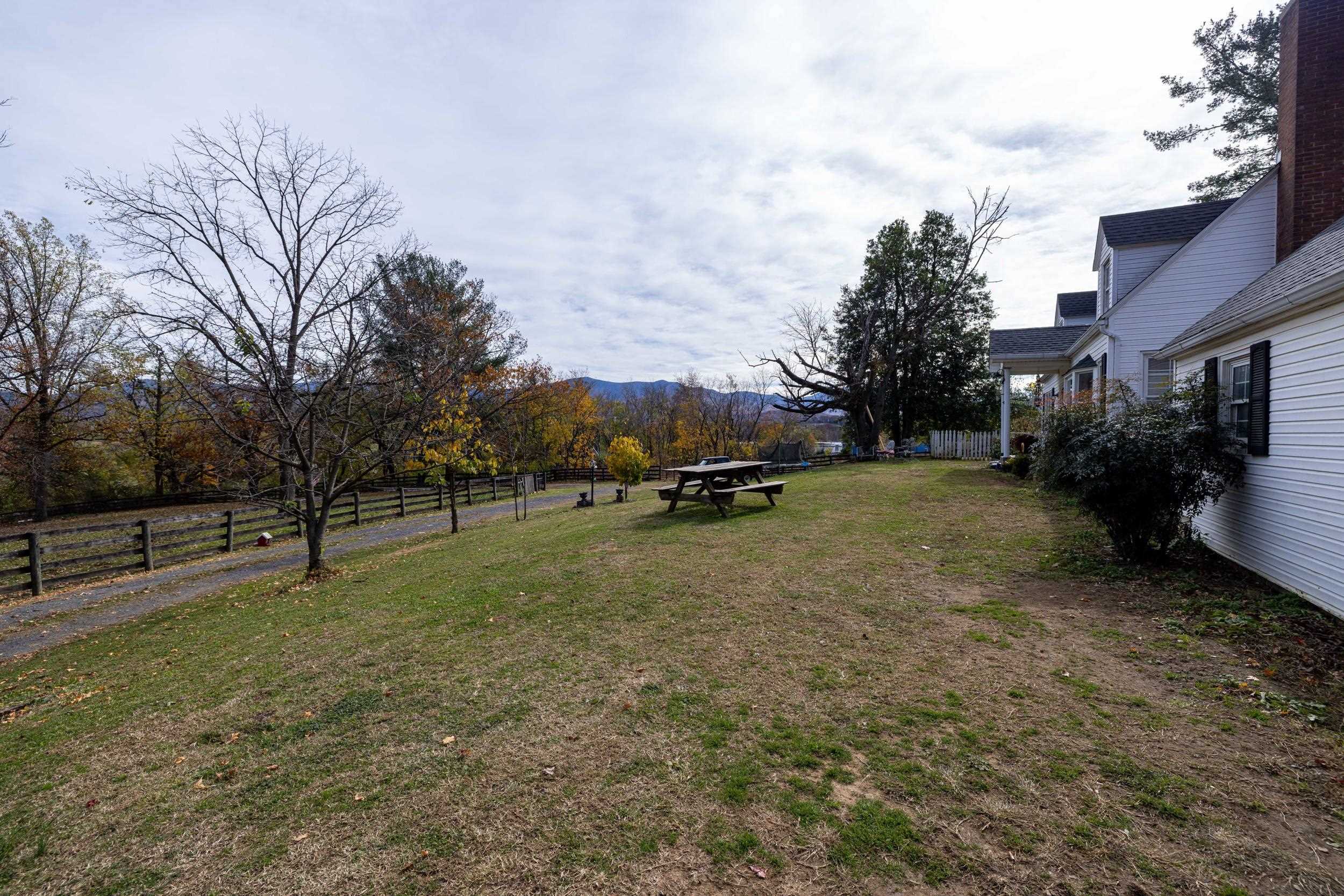 143 LAKEWOOD RD, LURAY, Virginia 22835, 4 Bedrooms Bedrooms, ,2 BathroomsBathrooms,Residential,143 LAKEWOOD RD,670787 MLS # 670787 143 LAKEWOOD RD, LURAY, Virginia 22835, 4 Bedrooms Bedrooms, ,2 BathroomsBathrooms,Residential,143 LAKEWOOD RD,670787 MLS # 670787