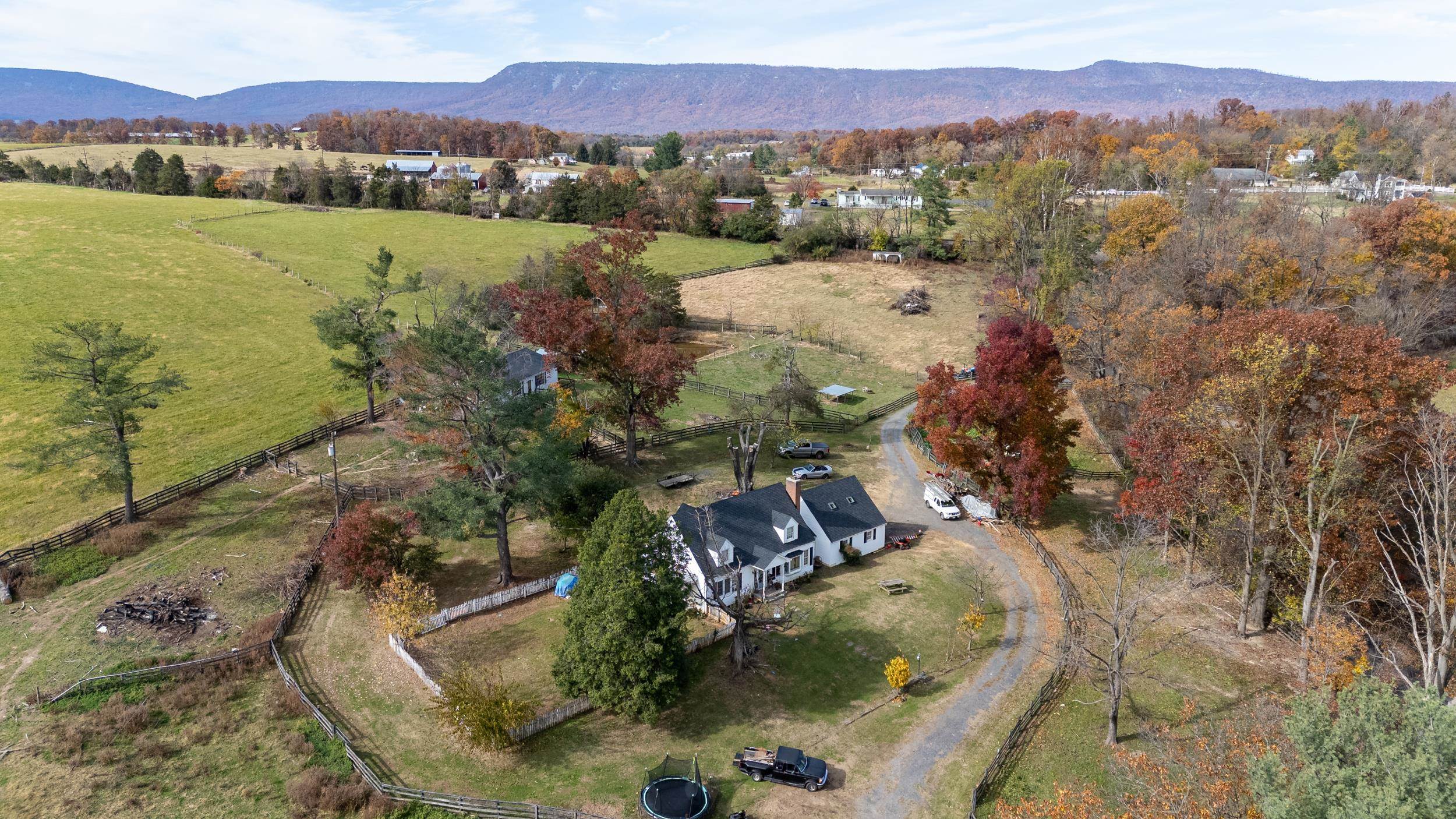 143 LAKEWOOD RD, LURAY, Virginia 22835, 4 Bedrooms Bedrooms, ,2 BathroomsBathrooms,Residential,143 LAKEWOOD RD,670787 MLS # 670787 143 LAKEWOOD RD, LURAY, Virginia 22835, 4 Bedrooms Bedrooms, ,2 BathroomsBathrooms,Residential,143 LAKEWOOD RD,670787 MLS # 670787