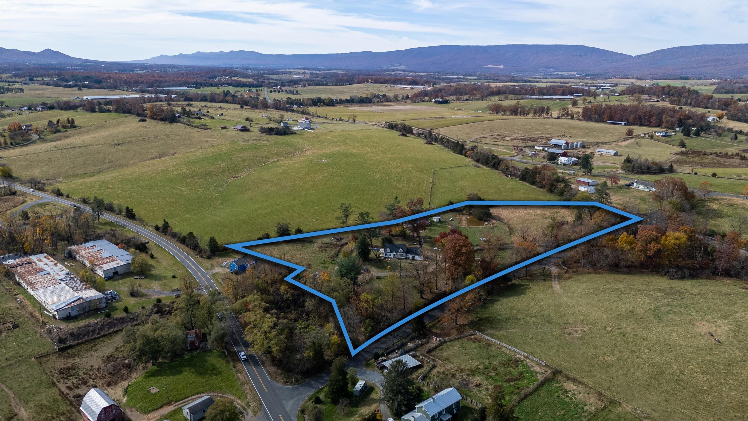 143 LAKEWOOD RD, LURAY, Virginia 22835, 4 Bedrooms Bedrooms, ,2 BathroomsBathrooms,Residential,143 LAKEWOOD RD,670787 MLS # 670787 143 LAKEWOOD RD, LURAY, Virginia 22835, 4 Bedrooms Bedrooms, ,2 BathroomsBathrooms,Residential,143 LAKEWOOD RD,670787 MLS # 670787