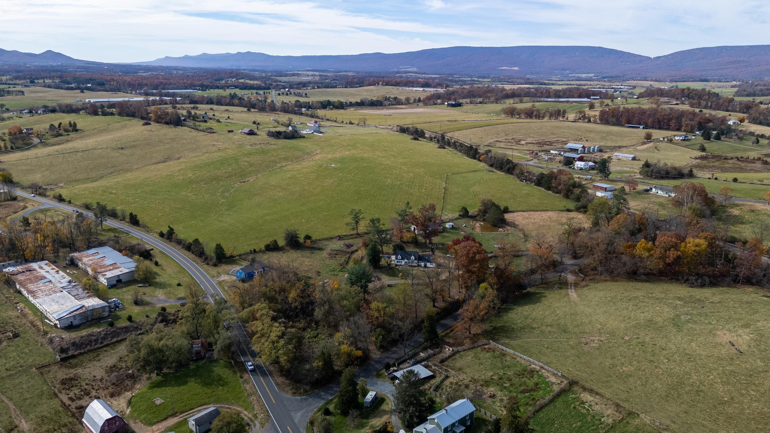 143 LAKEWOOD RD, LURAY, Virginia 22835, 4 Bedrooms Bedrooms, ,2 BathroomsBathrooms,Residential,143 LAKEWOOD RD,670787 MLS # 670787 143 LAKEWOOD RD, LURAY, Virginia 22835, 4 Bedrooms Bedrooms, ,2 BathroomsBathrooms,Residential,143 LAKEWOOD RD,670787 MLS # 670787