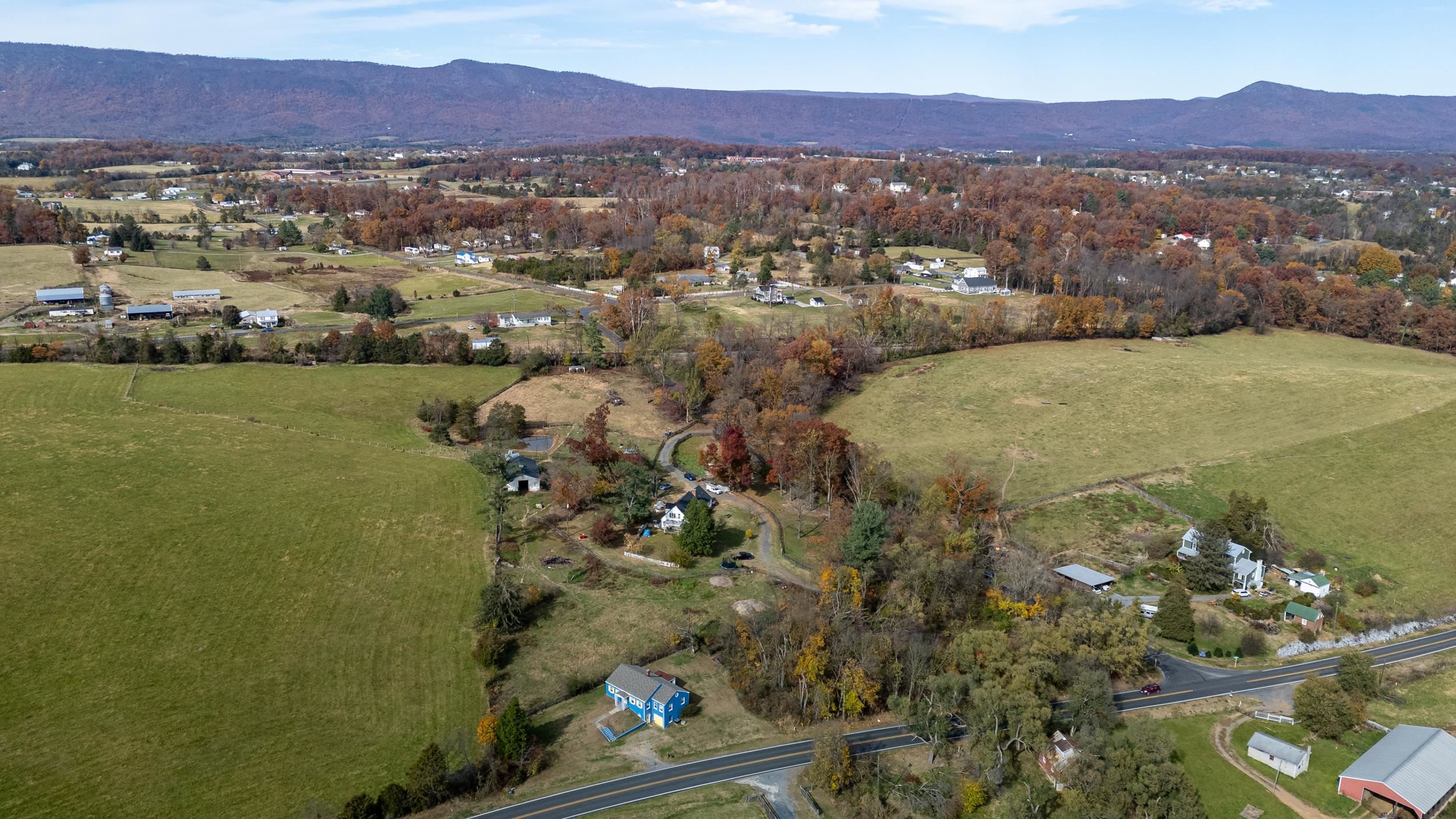 143 LAKEWOOD RD, LURAY, Virginia 22835, 4 Bedrooms Bedrooms, ,2 BathroomsBathrooms,Residential,143 LAKEWOOD RD,670787 MLS # 670787 143 LAKEWOOD RD, LURAY, Virginia 22835, 4 Bedrooms Bedrooms, ,2 BathroomsBathrooms,Residential,143 LAKEWOOD RD,670787 MLS # 670787