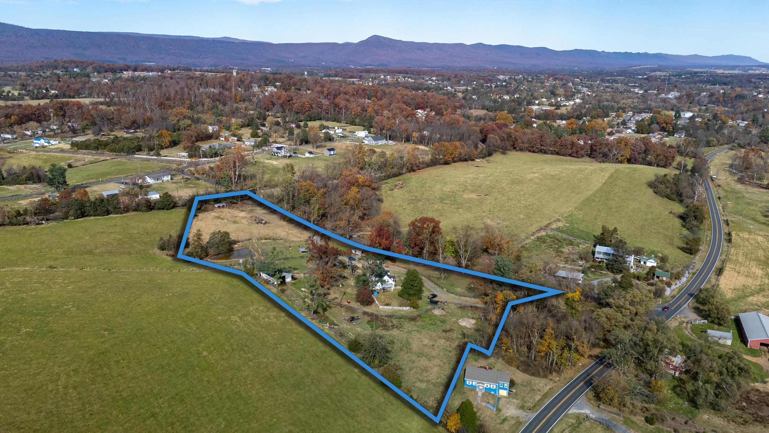 143 LAKEWOOD RD, LURAY, Virginia 22835, 4 Bedrooms Bedrooms, ,2 BathroomsBathrooms,Residential,143 LAKEWOOD RD,670787 MLS # 670787 143 LAKEWOOD RD, LURAY, Virginia 22835, 4 Bedrooms Bedrooms, ,2 BathroomsBathrooms,Residential,143 LAKEWOOD RD,670787 MLS # 670787