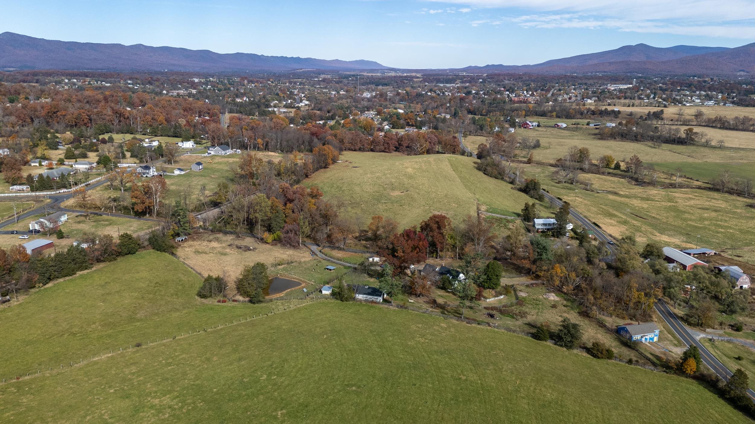 143 LAKEWOOD RD, LURAY, Virginia 22835, 4 Bedrooms Bedrooms, ,2 BathroomsBathrooms,Residential,143 LAKEWOOD RD,670787 MLS # 670787 143 LAKEWOOD RD, LURAY, Virginia 22835, 4 Bedrooms Bedrooms, ,2 BathroomsBathrooms,Residential,143 LAKEWOOD RD,670787 MLS # 670787