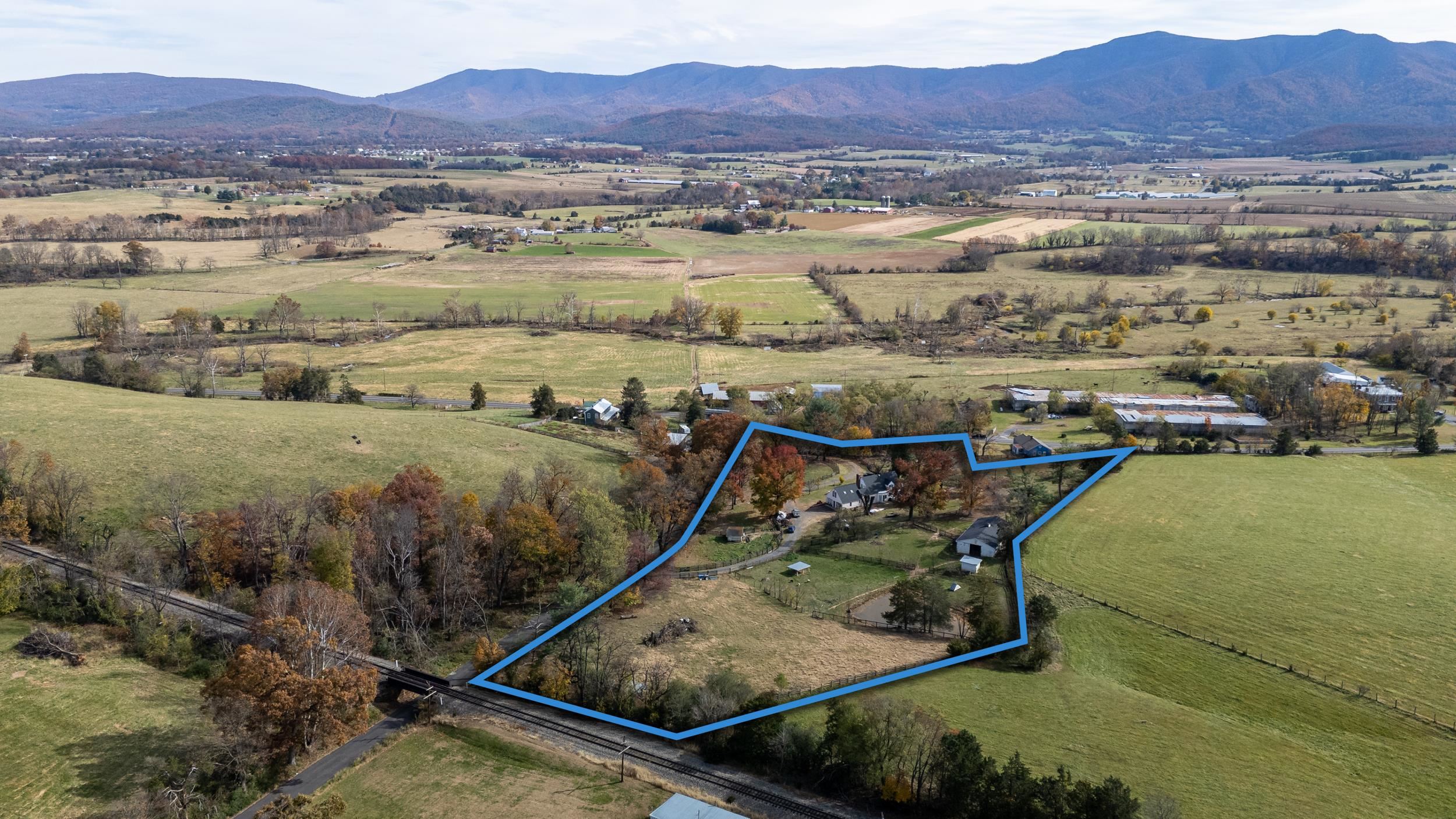 143 LAKEWOOD RD, LURAY, Virginia 22835, 4 Bedrooms Bedrooms, ,2 BathroomsBathrooms,Residential,143 LAKEWOOD RD,670787 MLS # 670787 143 LAKEWOOD RD, LURAY, Virginia 22835, 4 Bedrooms Bedrooms, ,2 BathroomsBathrooms,Residential,143 LAKEWOOD RD,670787 MLS # 670787