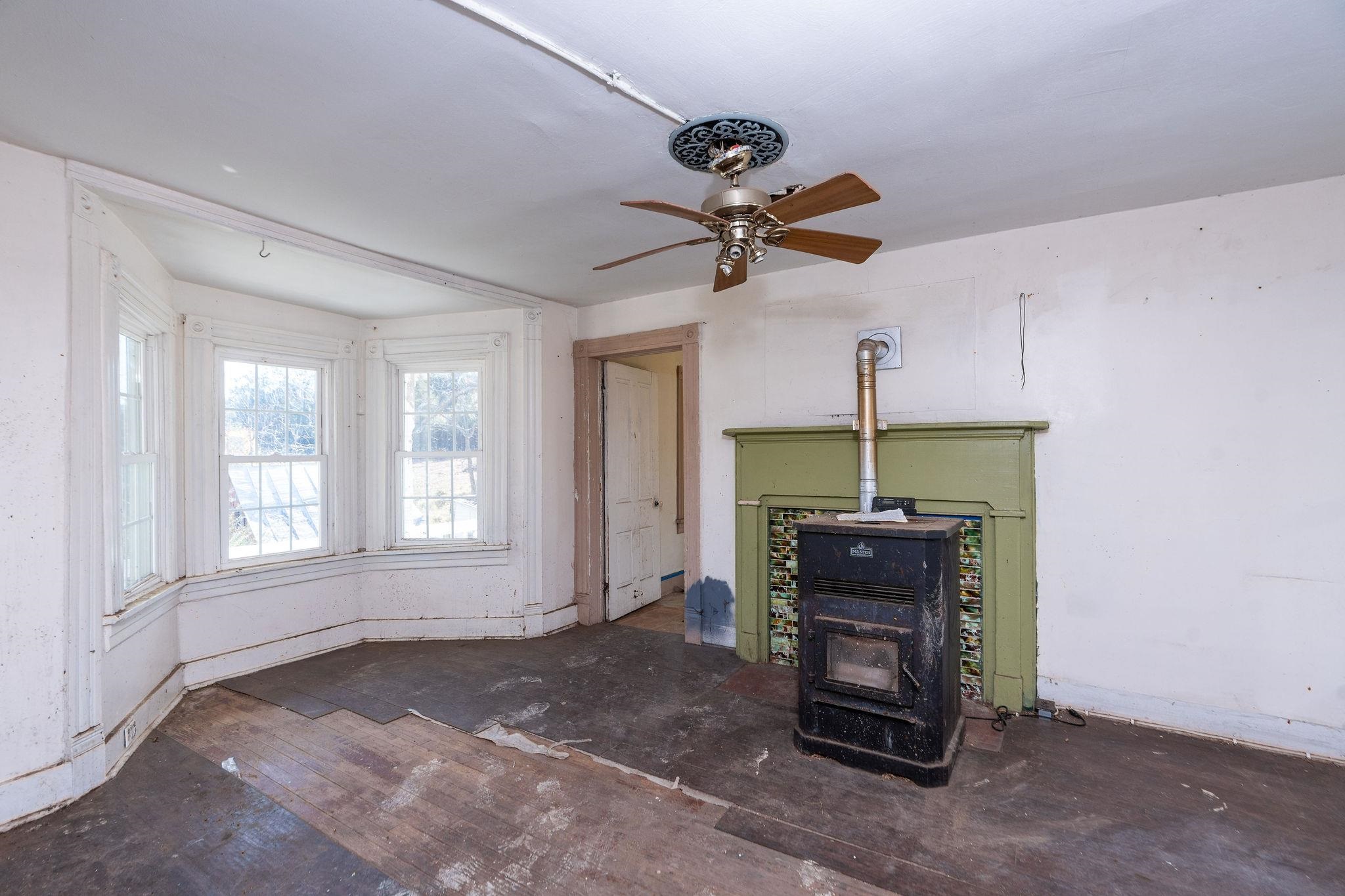 5818 LEE JACKSON HWY, GREENVILLE, Virginia 24440, 3 Bedrooms Bedrooms, ,2 BathroomsBathrooms,Residential,5818 LEE JACKSON HWY,670788 MLS # 670788 5818 LEE JACKSON HWY, GREENVILLE, Virginia 24440, 3 Bedrooms Bedrooms, ,2 BathroomsBathrooms,Residential,5818 LEE JACKSON HWY,670788 MLS # 670788