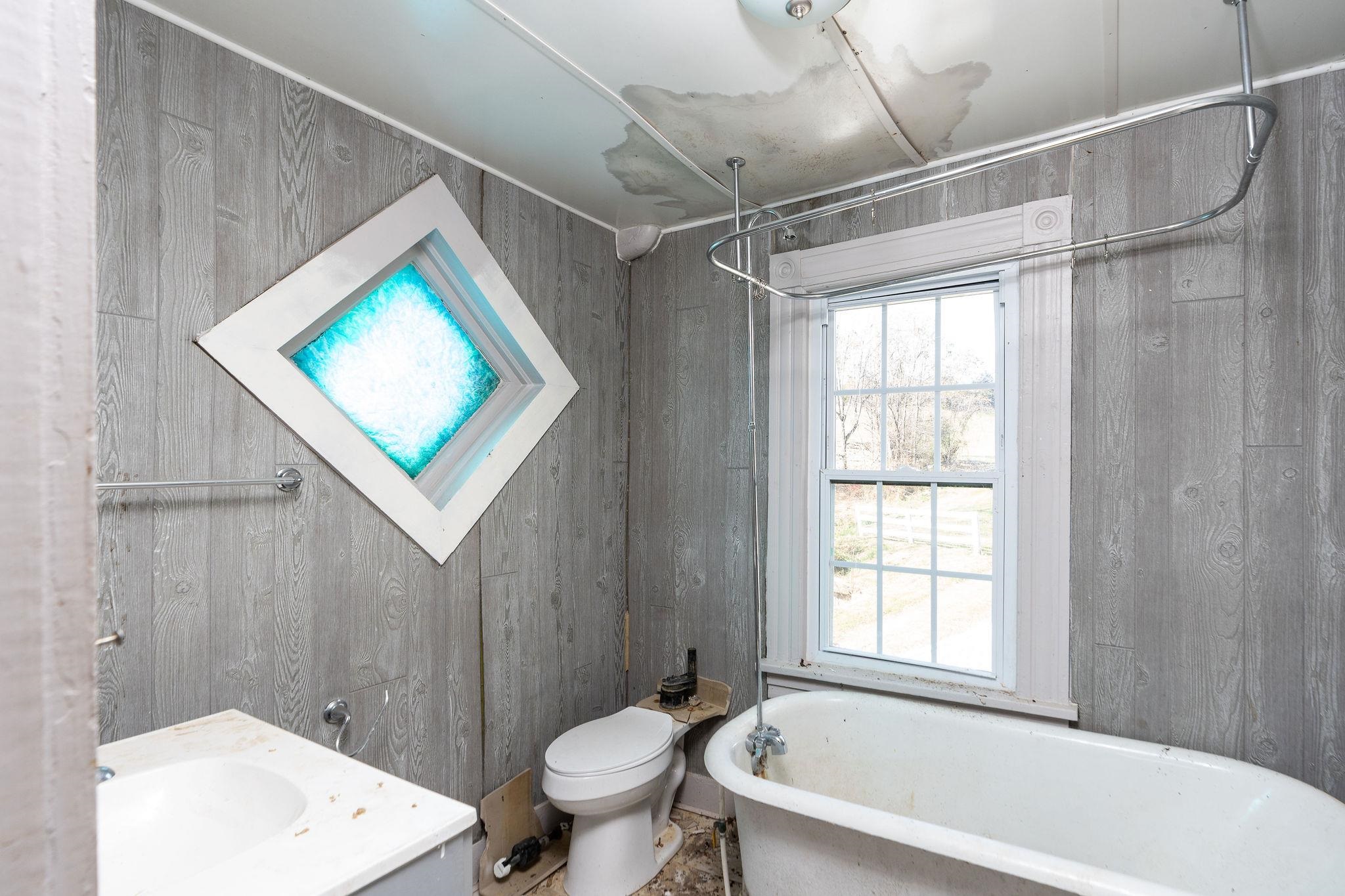 5818 LEE JACKSON HWY, GREENVILLE, Virginia 24440, 3 Bedrooms Bedrooms, ,2 BathroomsBathrooms,Residential,5818 LEE JACKSON HWY,670788 MLS # 670788 5818 LEE JACKSON HWY, GREENVILLE, Virginia 24440, 3 Bedrooms Bedrooms, ,2 BathroomsBathrooms,Residential,5818 LEE JACKSON HWY,670788 MLS # 670788