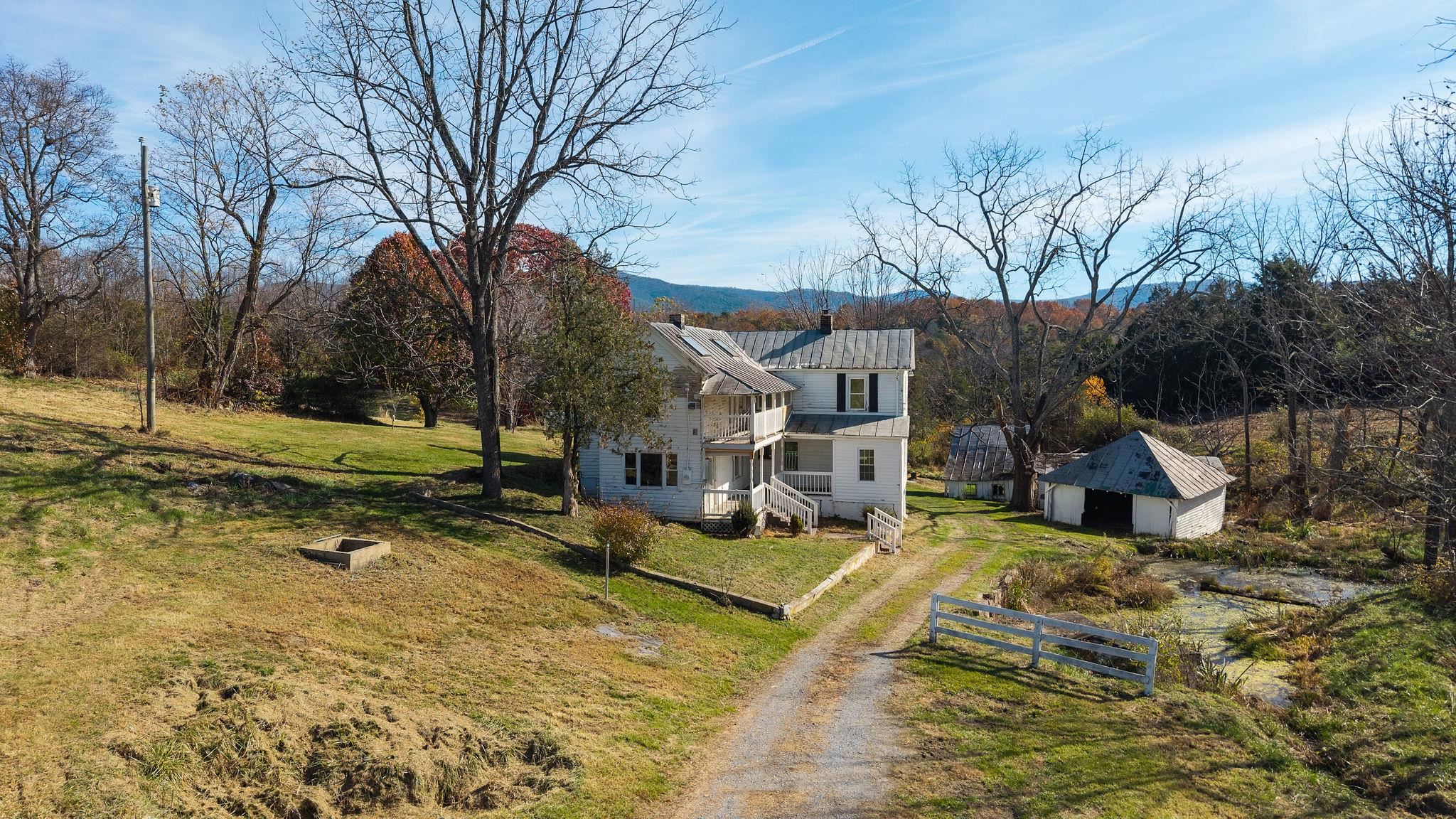 5818 LEE JACKSON HWY, GREENVILLE, Virginia 24440, 3 Bedrooms Bedrooms, ,2 BathroomsBathrooms,Residential,5818 LEE JACKSON HWY,670788 MLS # 670788 5818 LEE JACKSON HWY, GREENVILLE, Virginia 24440, 3 Bedrooms Bedrooms, ,2 BathroomsBathrooms,Residential,5818 LEE JACKSON HWY,670788 MLS # 670788