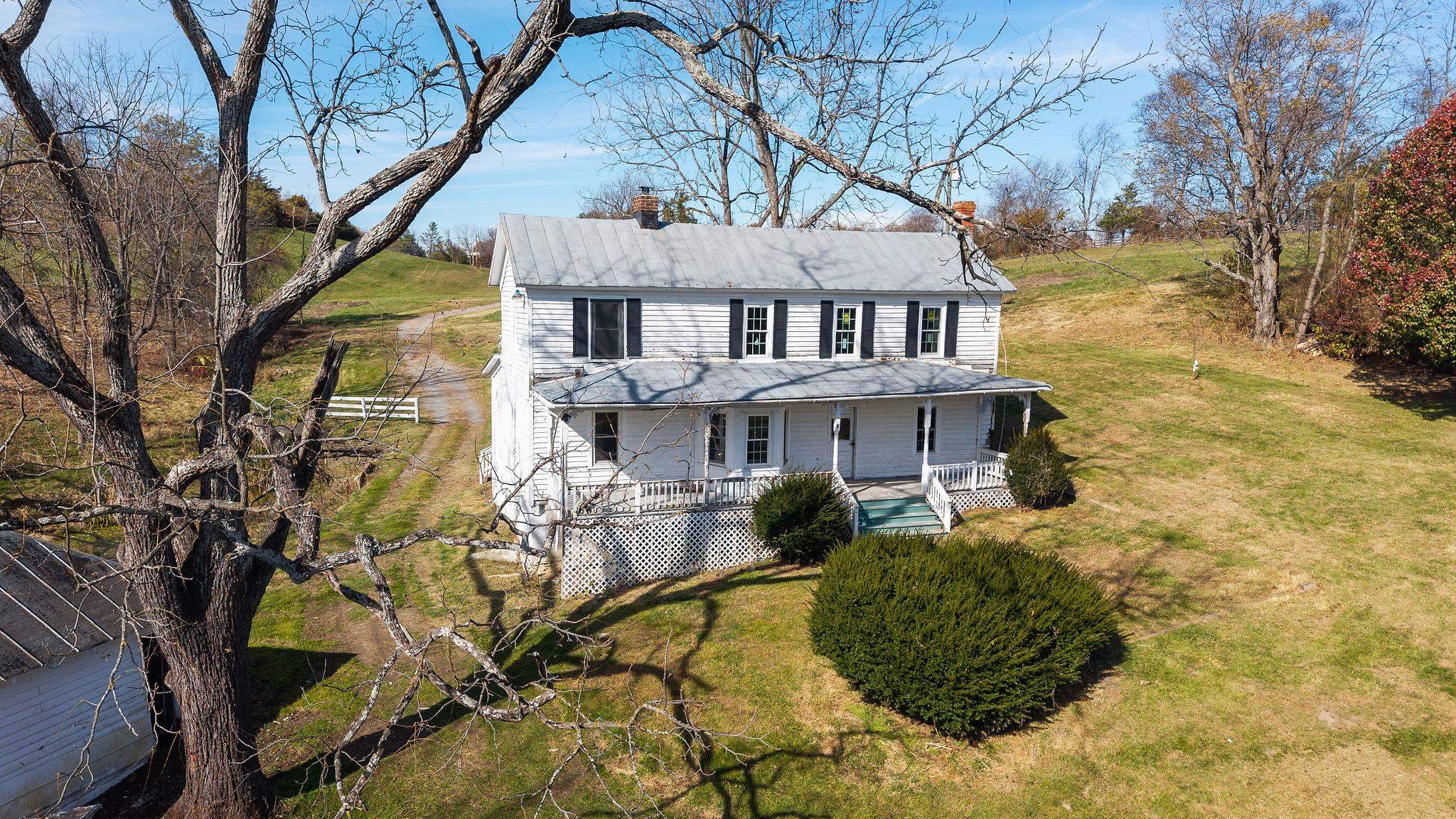 5818 LEE JACKSON HWY, GREENVILLE, Virginia 24440, 3 Bedrooms Bedrooms, ,2 BathroomsBathrooms,Residential,5818 LEE JACKSON HWY,670788 MLS # 670788 5818 LEE JACKSON HWY, GREENVILLE, Virginia 24440, 3 Bedrooms Bedrooms, ,2 BathroomsBathrooms,Residential,5818 LEE JACKSON HWY,670788 MLS # 670788